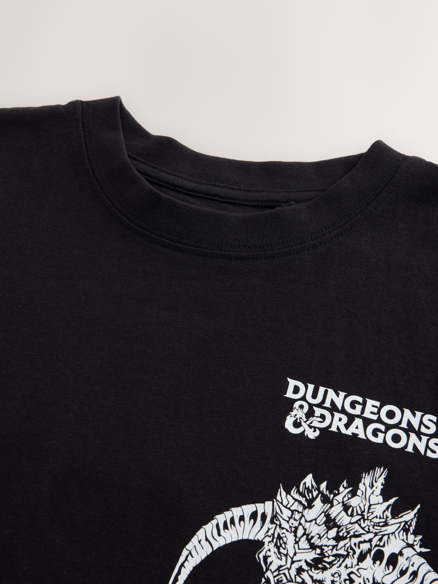 Next Camiseta 'Dungeons & Dragons' negro / blanco – imagen 2