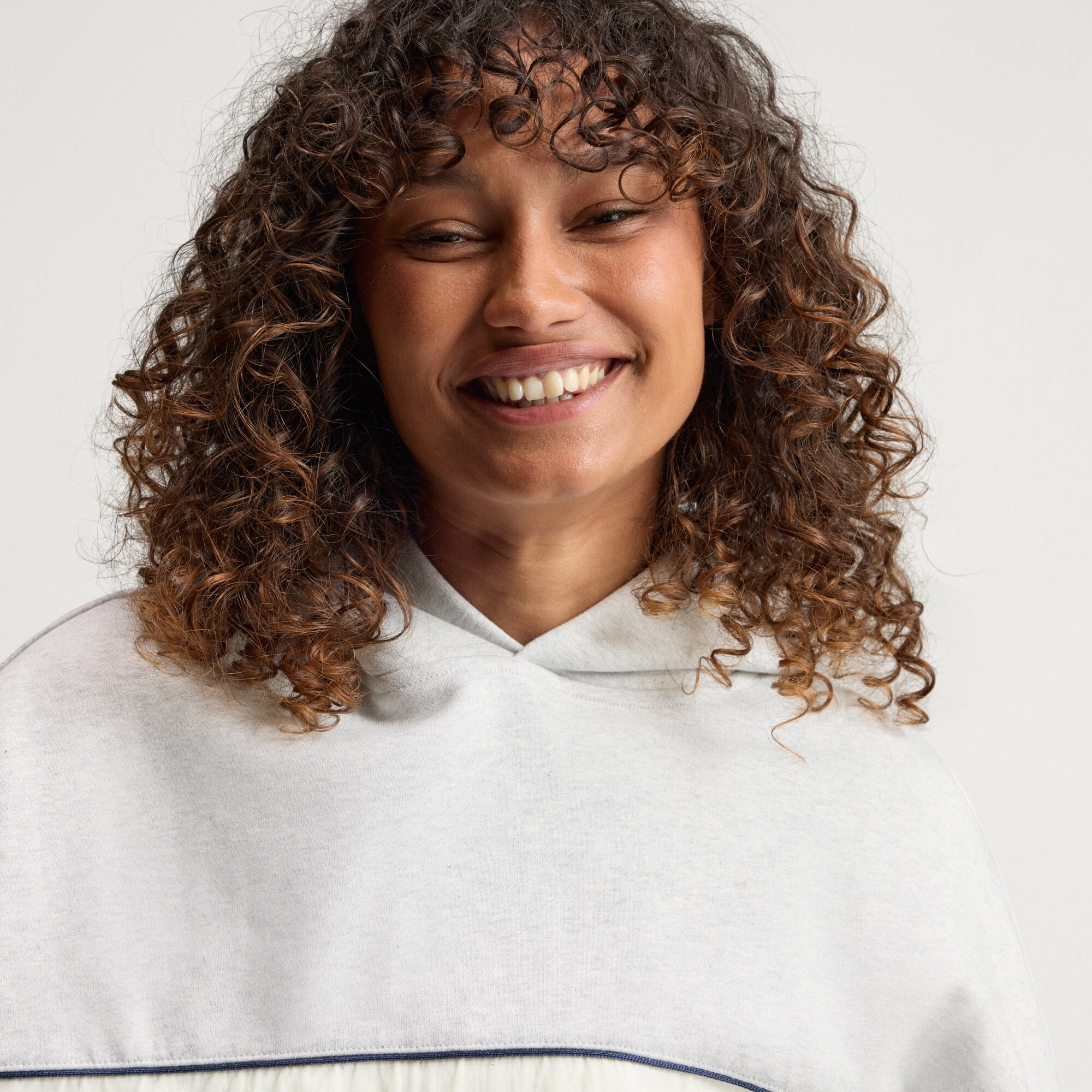 ADIDAS ORIGINALS Sudadera  crema / navy / gris claro – imagen 4