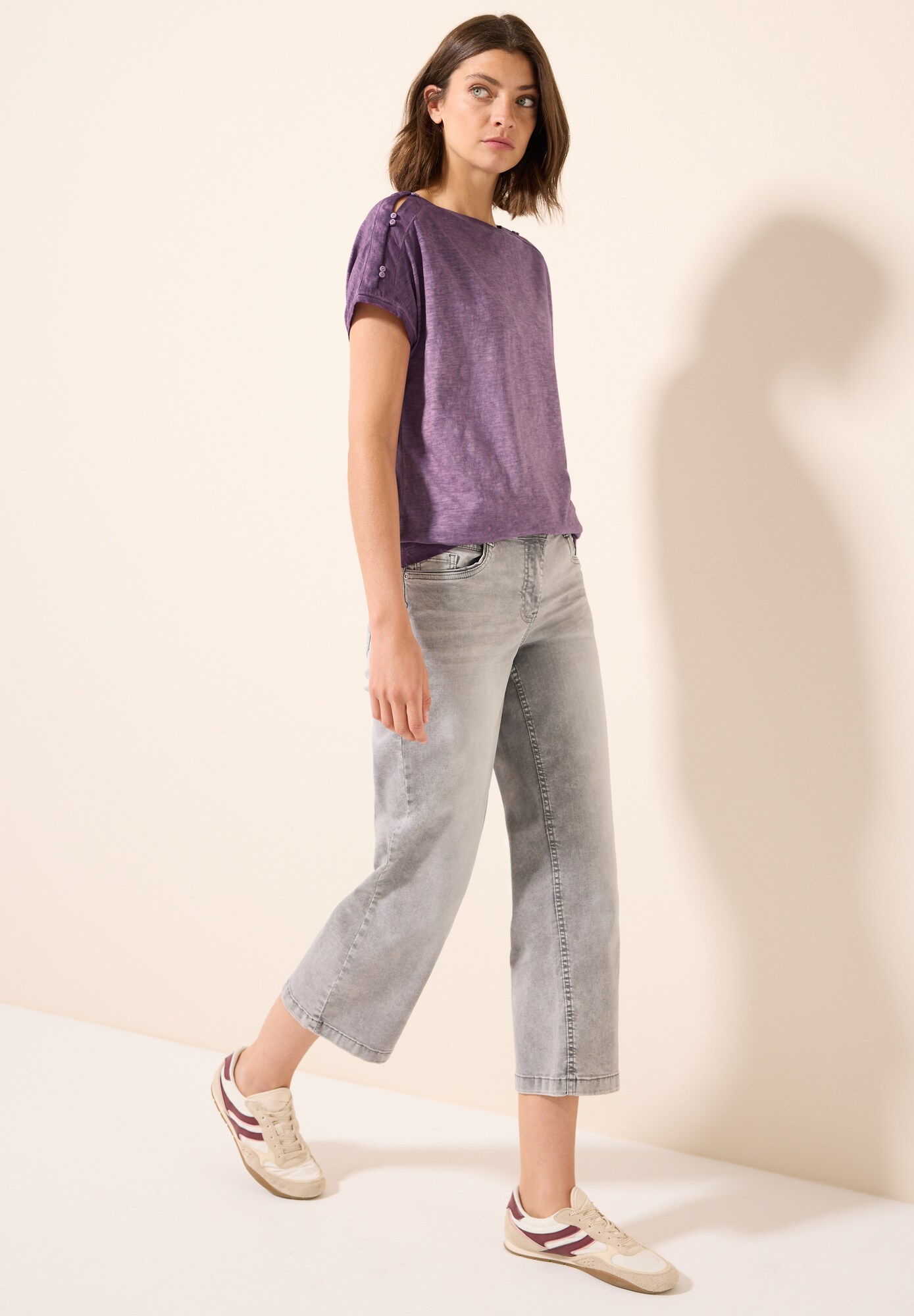 Thumbnail - T-Shirt