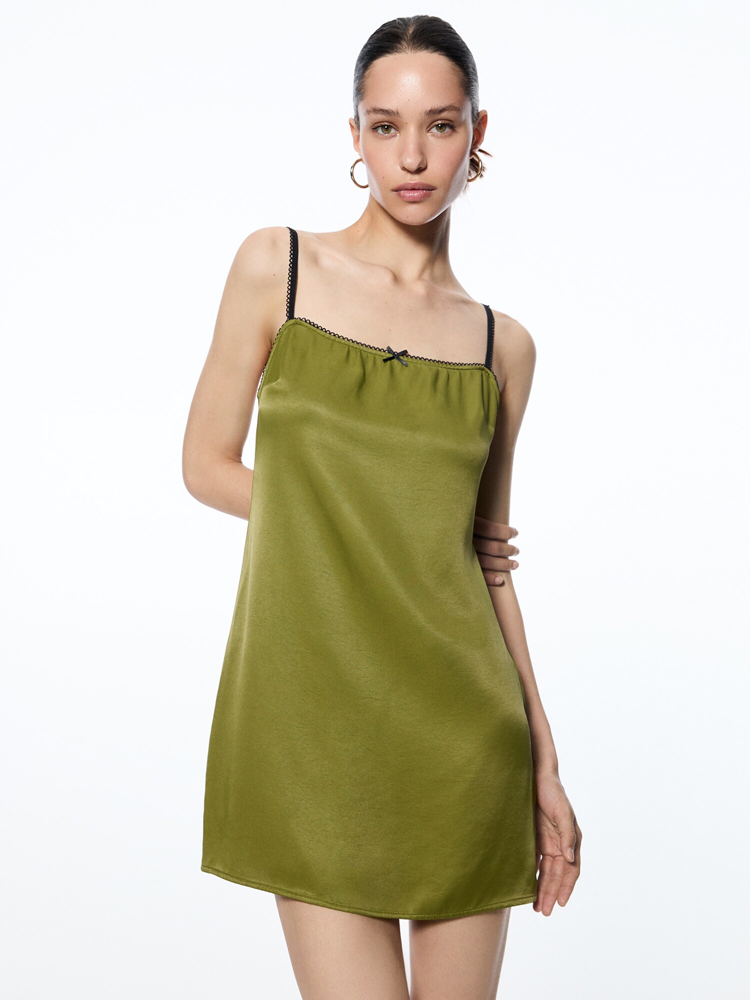 Pull&Bear Nyári ruhák  kiwi / fekete termék 2. képe