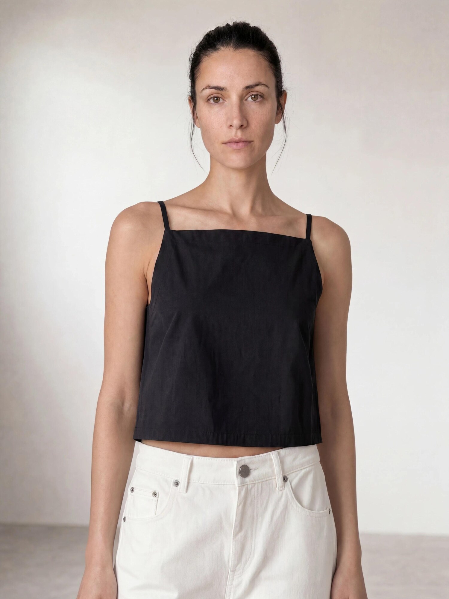 ARMIE Top 'The Emma Cropped Square Neck Top' crna