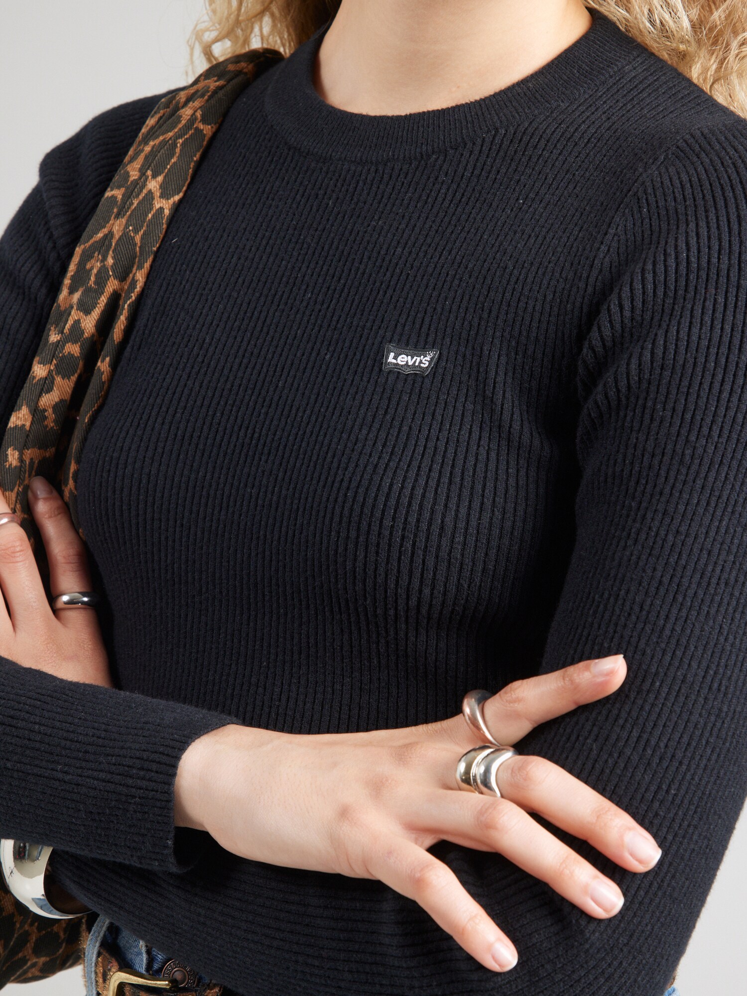 LEVI'S ® Sveter 'Crewneck Rib Sweater' grafitová (obrázok 5)