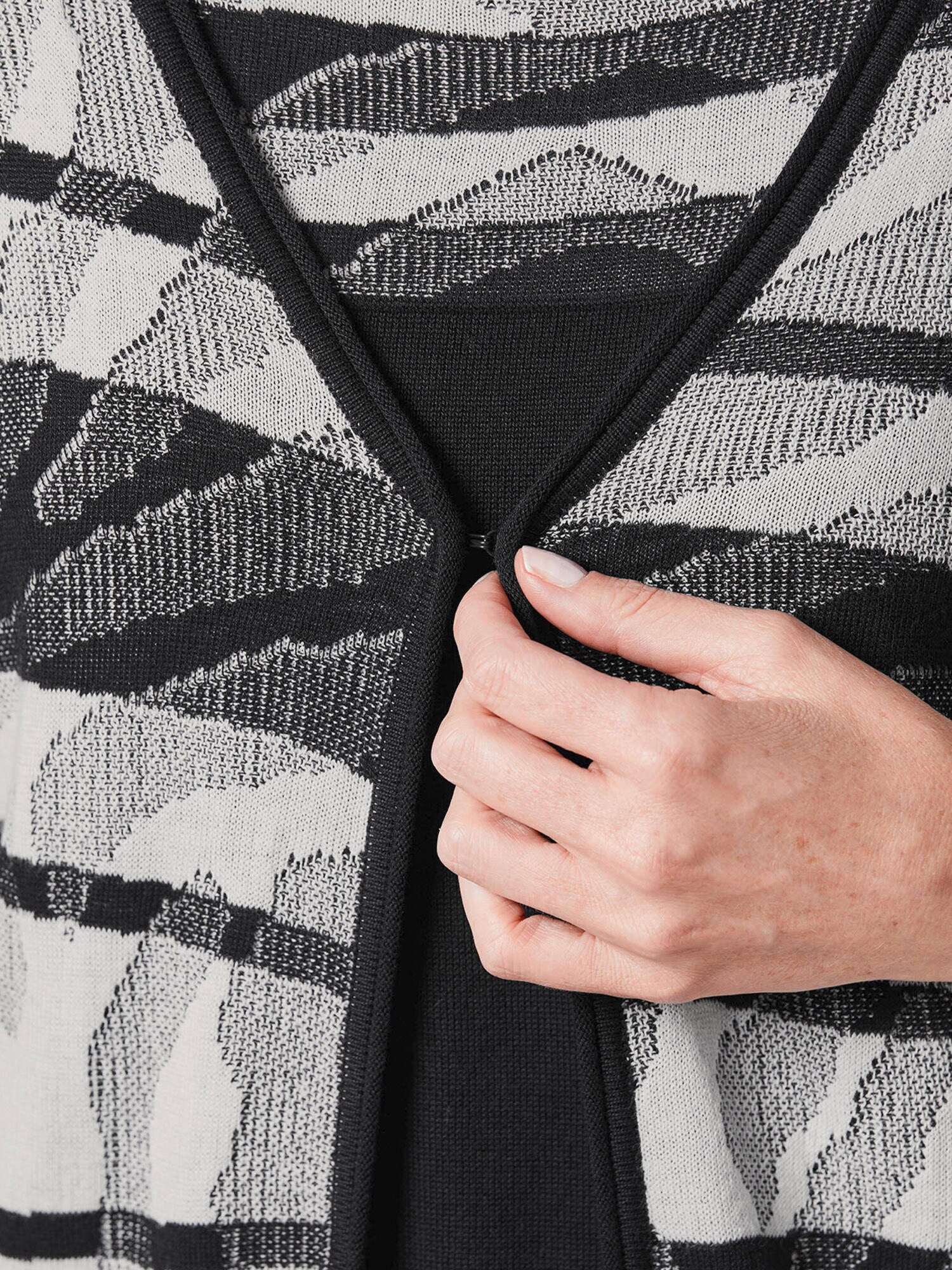 Thumbnail - Goldner Strickjacke
