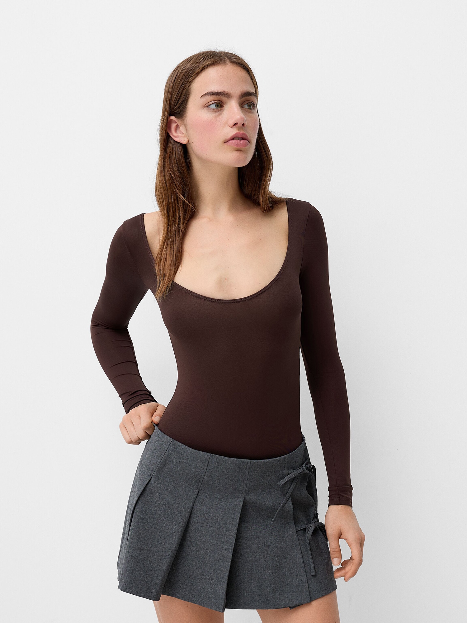 Bershka Rövid body sötét barna termék 2. képe