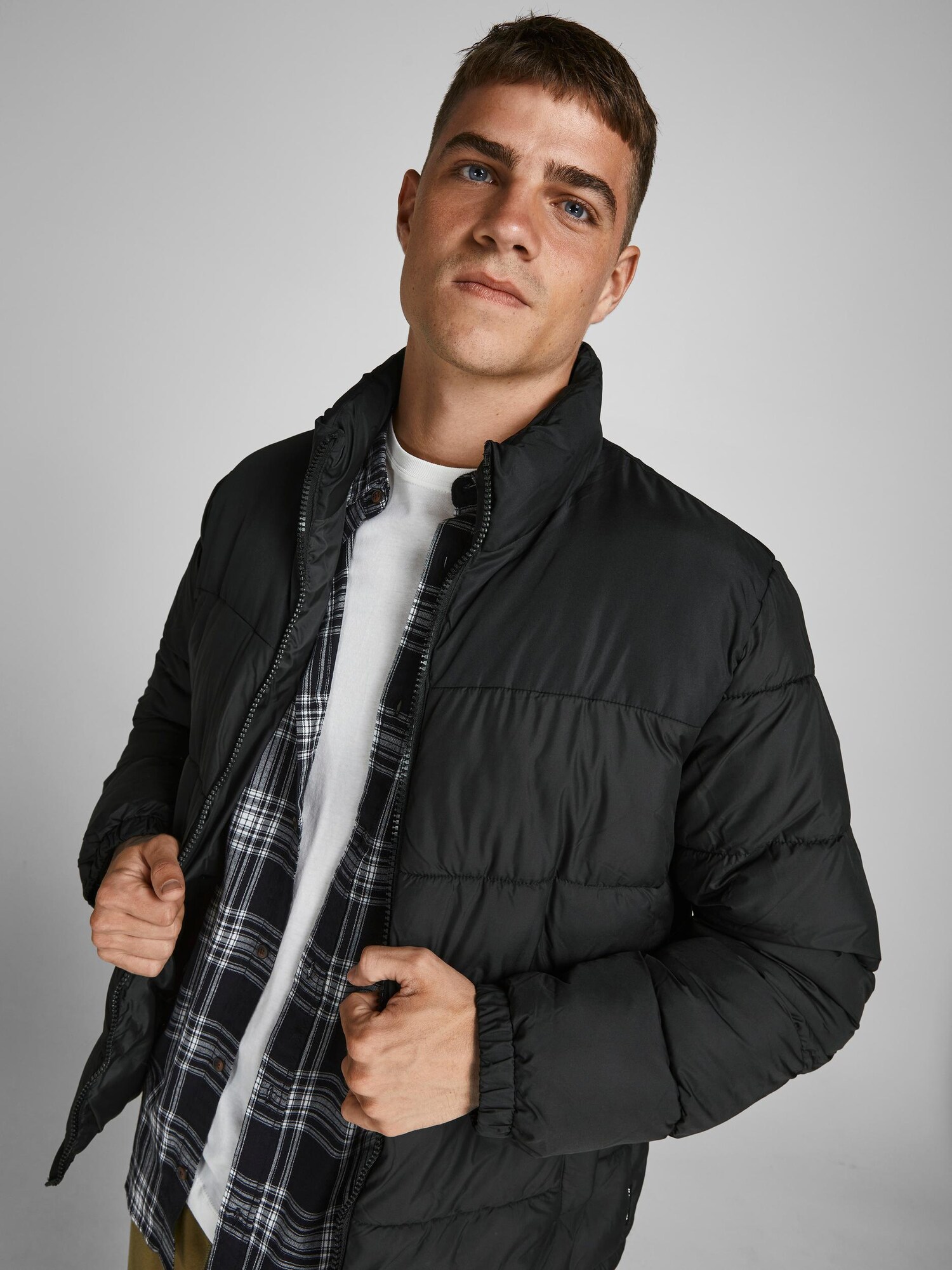 JACK & JONES Prechodná bunda 'JJPaul'  čierna (obrázok 5)
