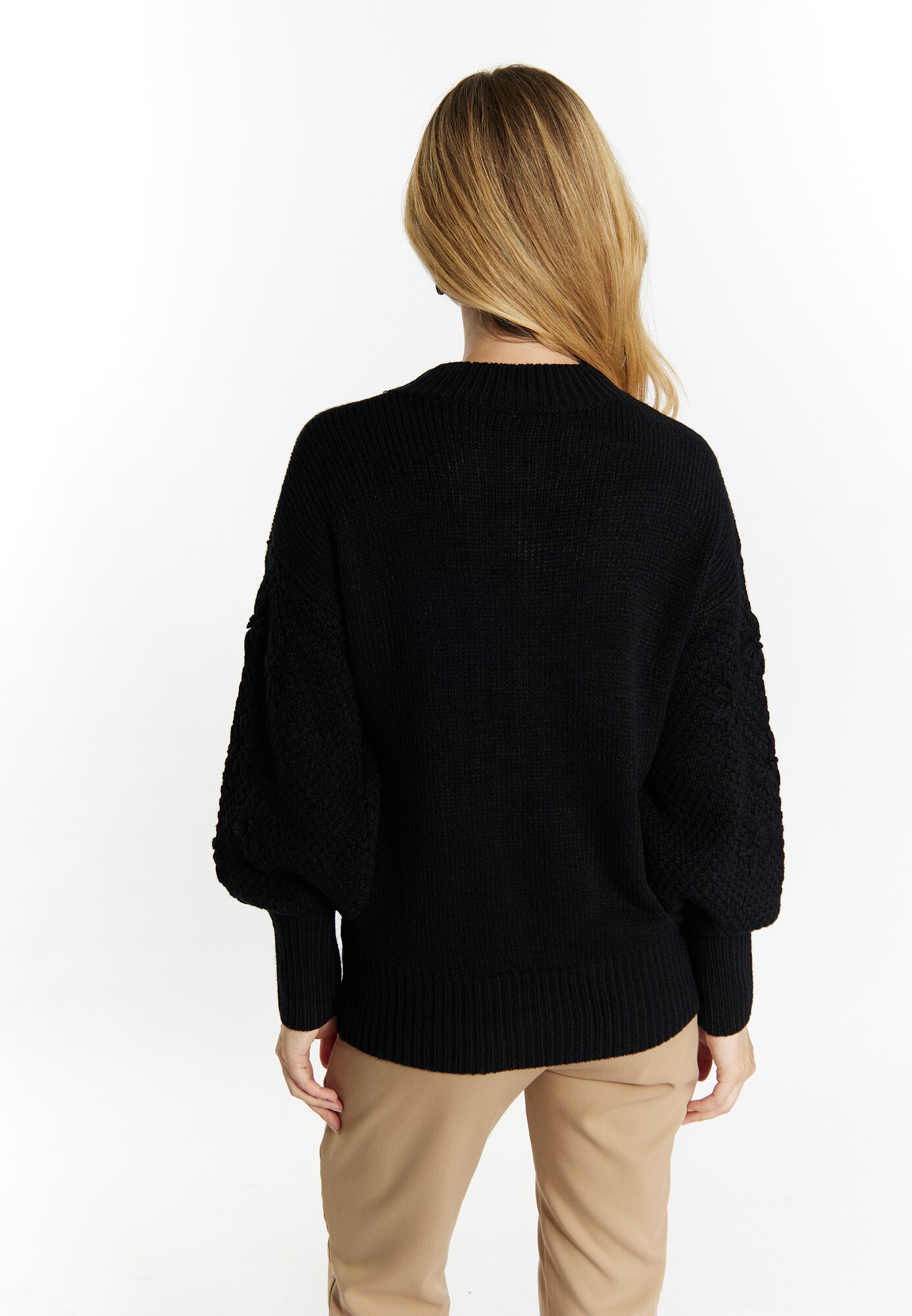 Thumbnail - Usha Pullover