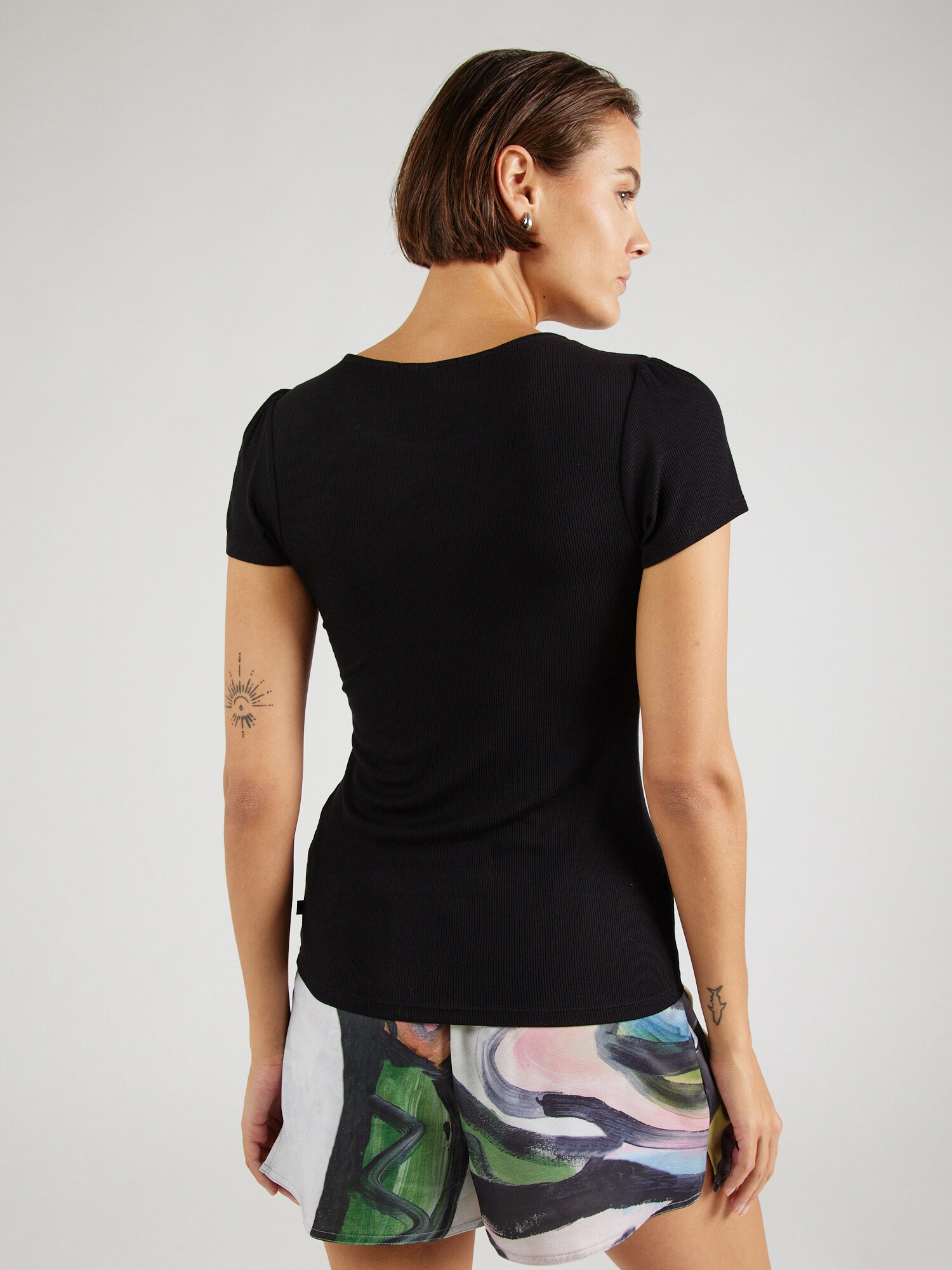 Thumbnail - T-Shirt