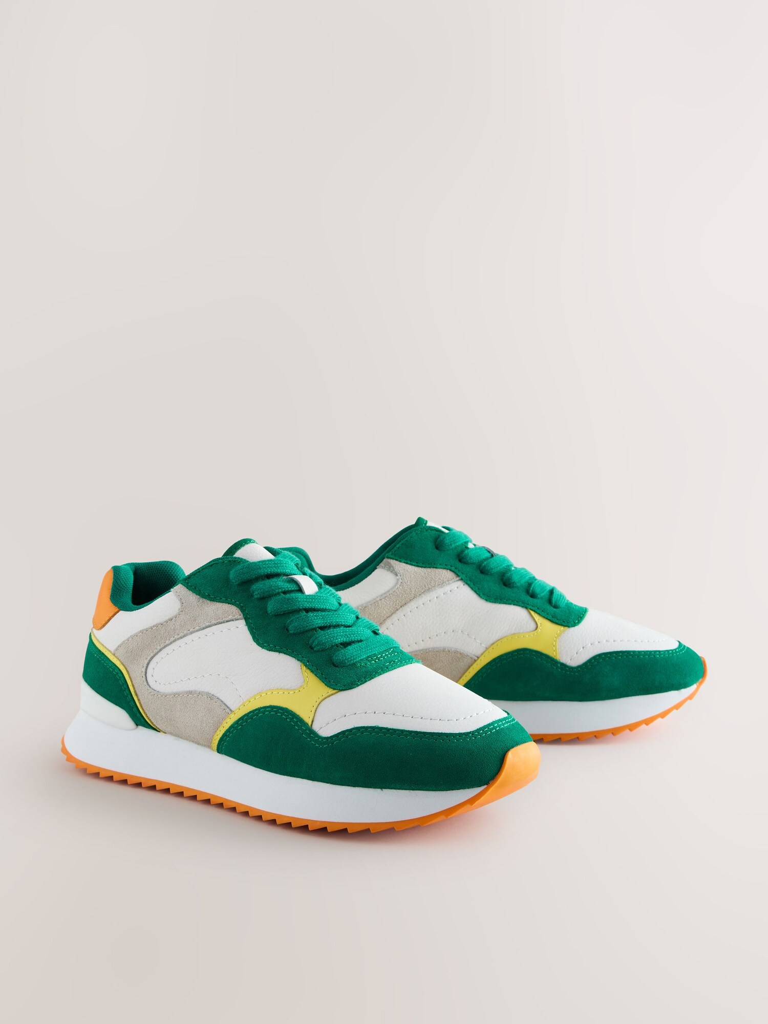 Thumbnail - Next Sneaker
