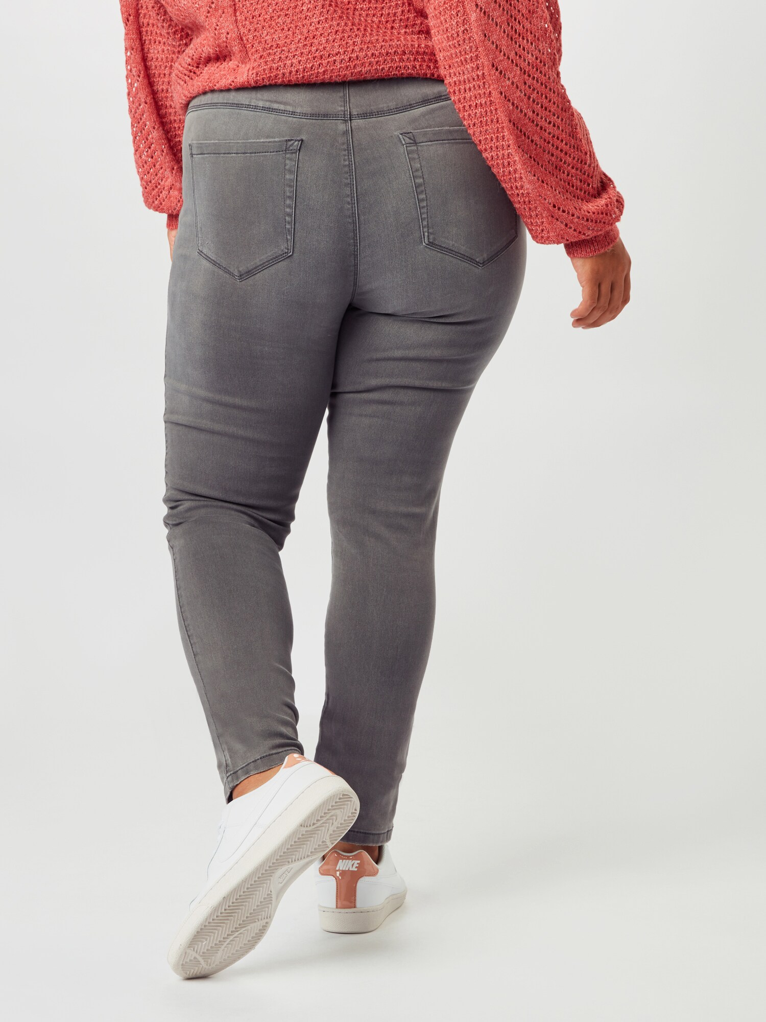 ONLY Carmakoma Džínsy 'Augusta' sivý denim (obrázok 3)