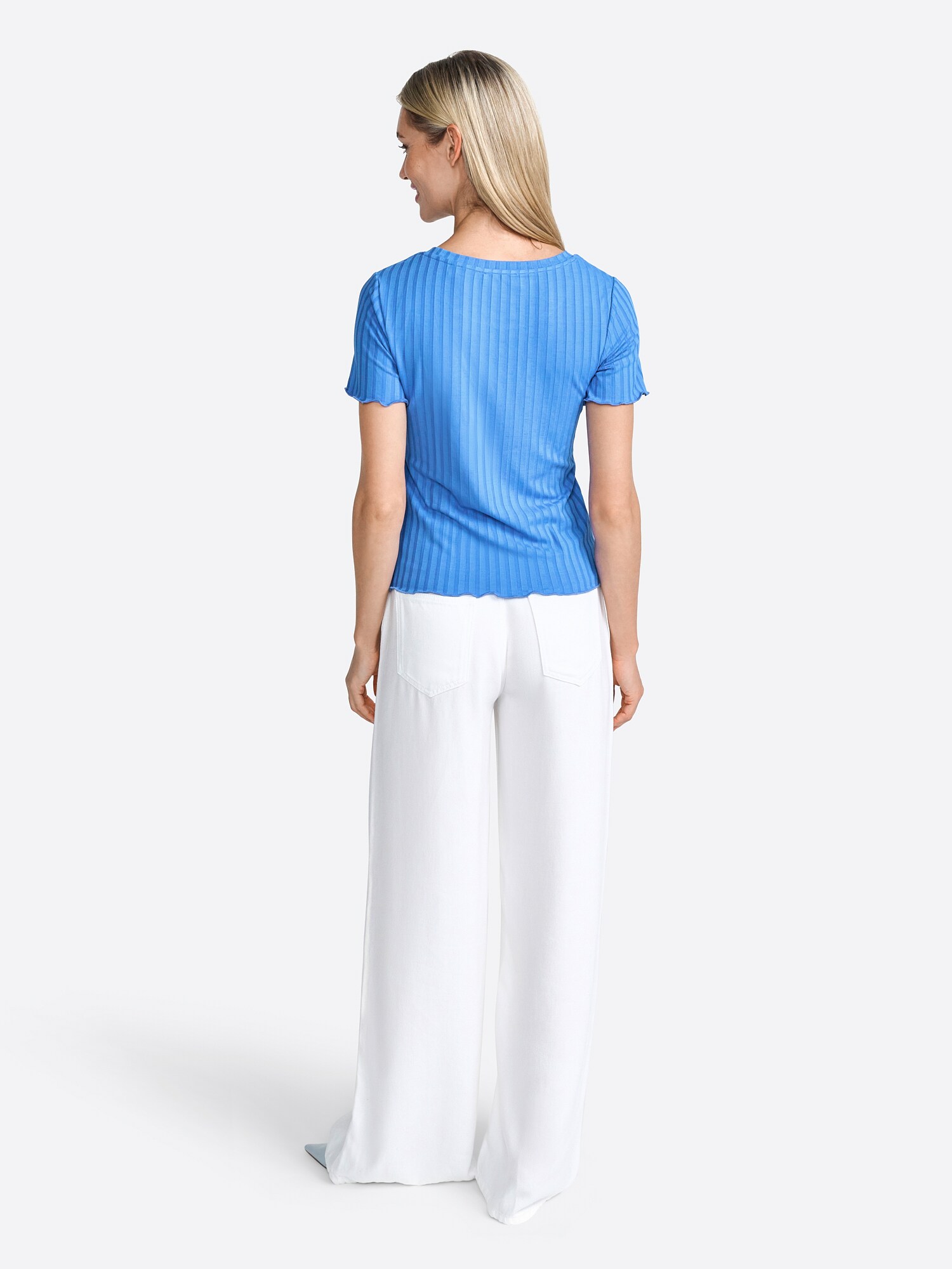 Thumbnail - Rich & Royal T-Shirt