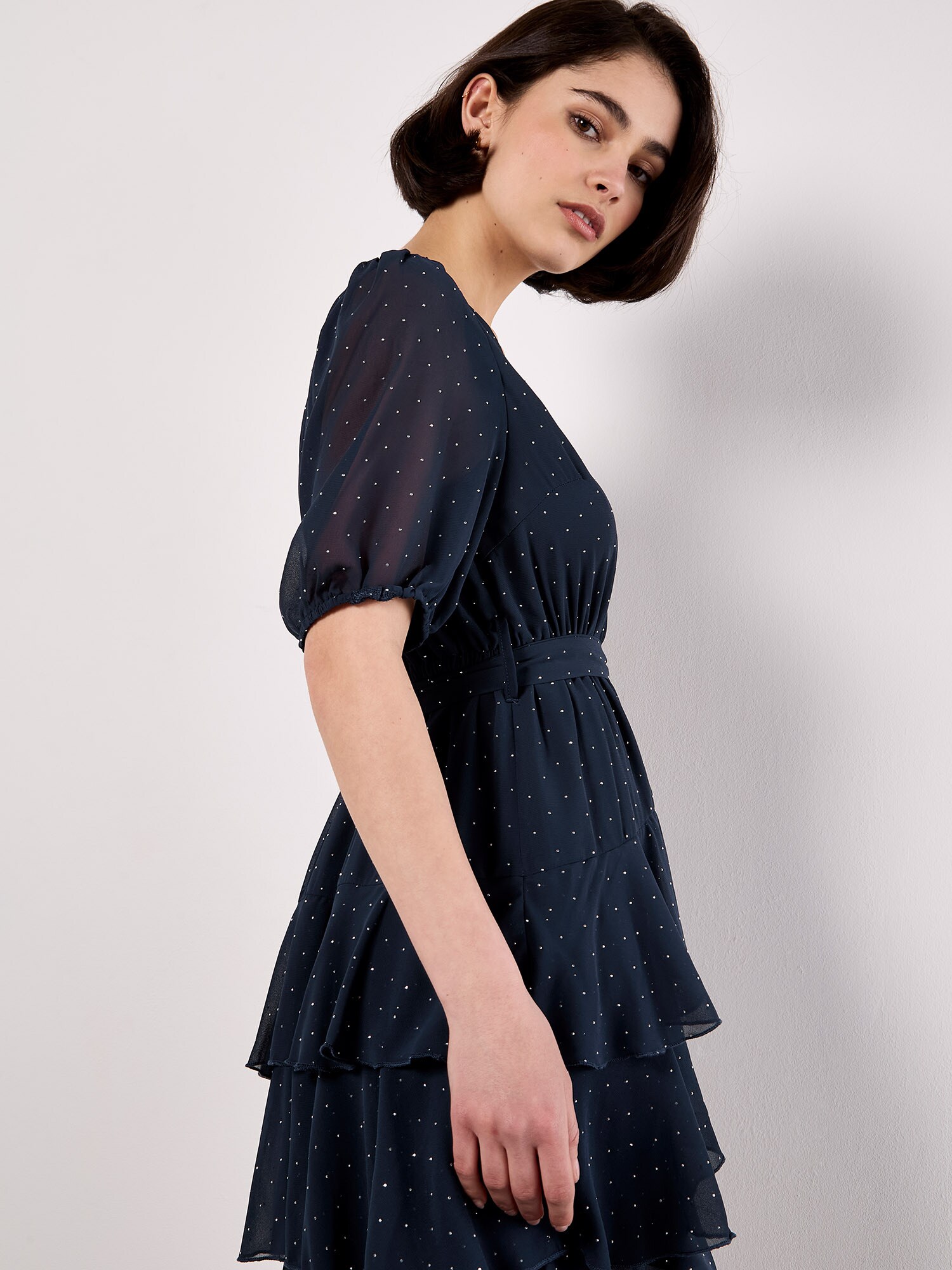 Thumbnail - Apricot Kleid