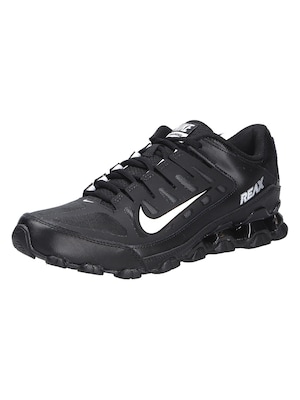 NIKE Calzado deportivo 'Reax 8'  negro / blanco