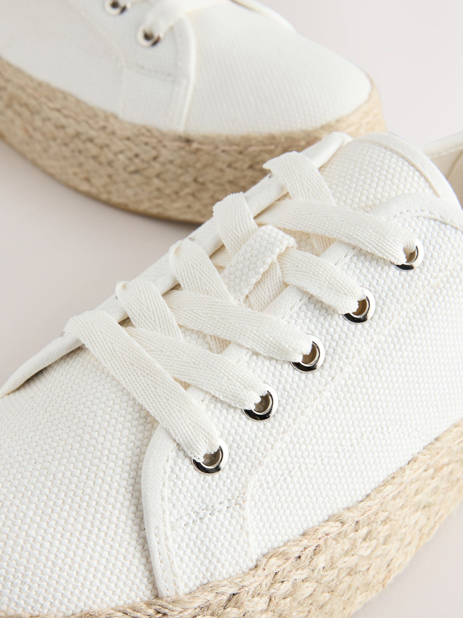 Thumbnail - Next Sneaker
