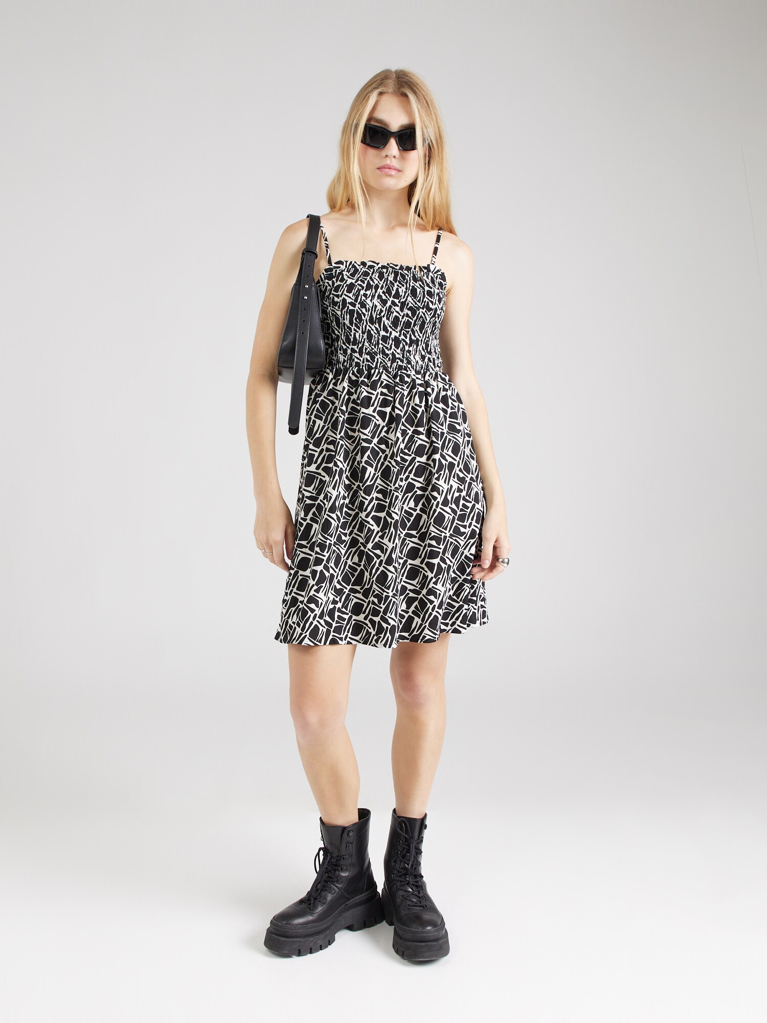 VERO MODA Nyári ruhák 'VMPAGE'  fekete / fehér termék 2. képe