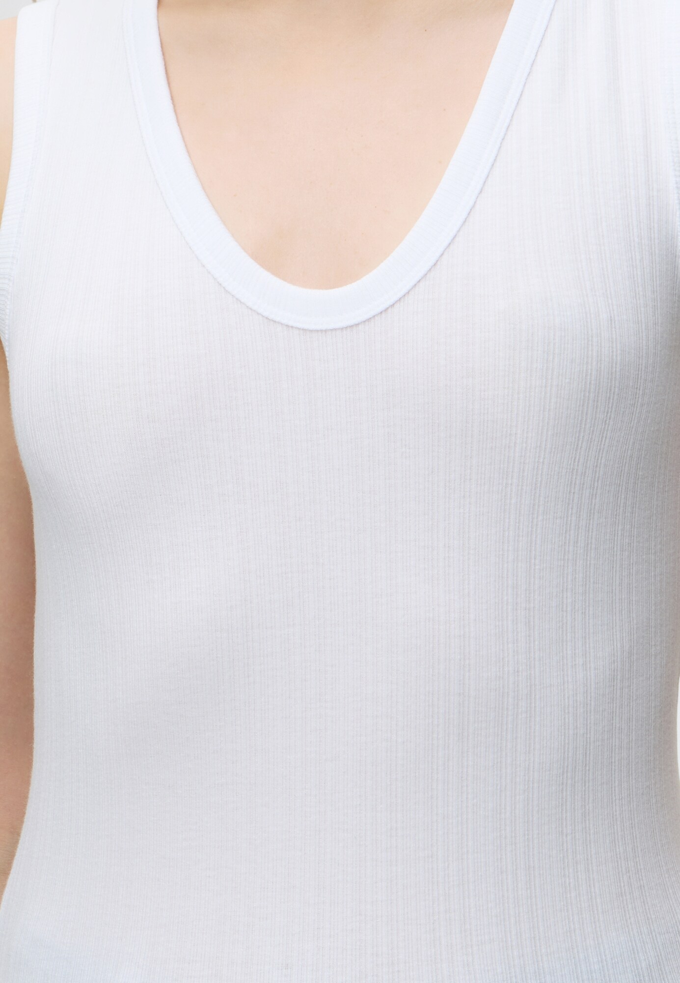 GAP Top  biela (obrázok 5)
