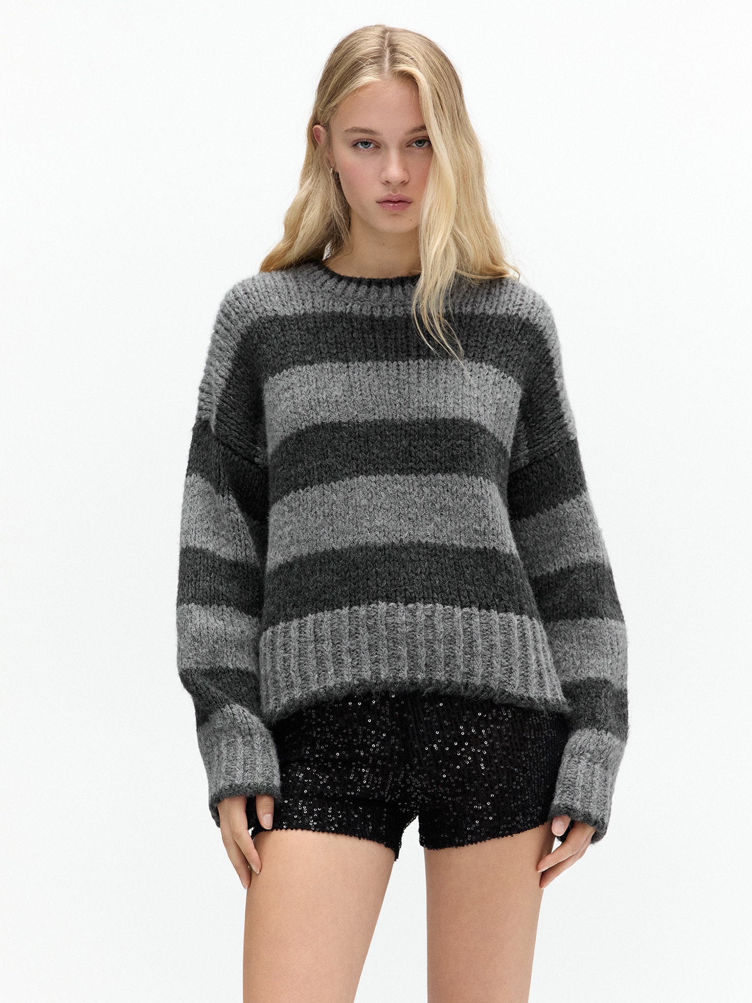 Pull&Bear Pulóver  szürke / sötétszürke termék 2. képe