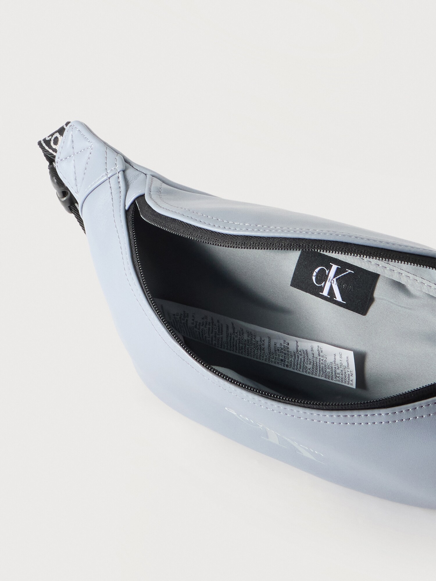 Calvin Klein Riñonera  azul claro – imagen 2