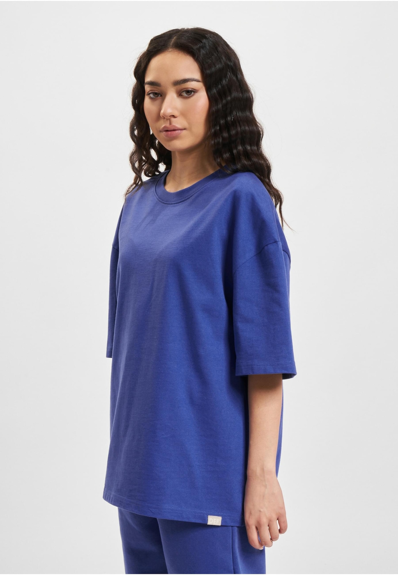 Thumbnail - DEF Shirt Essential