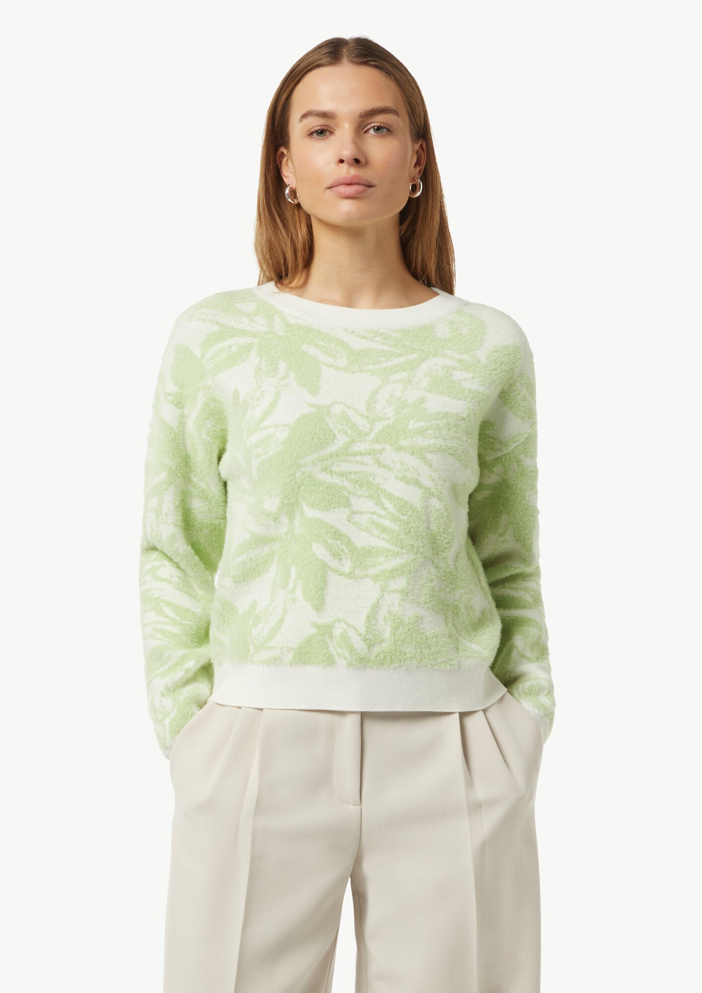 Thumbnail - comma casual identity Pullover