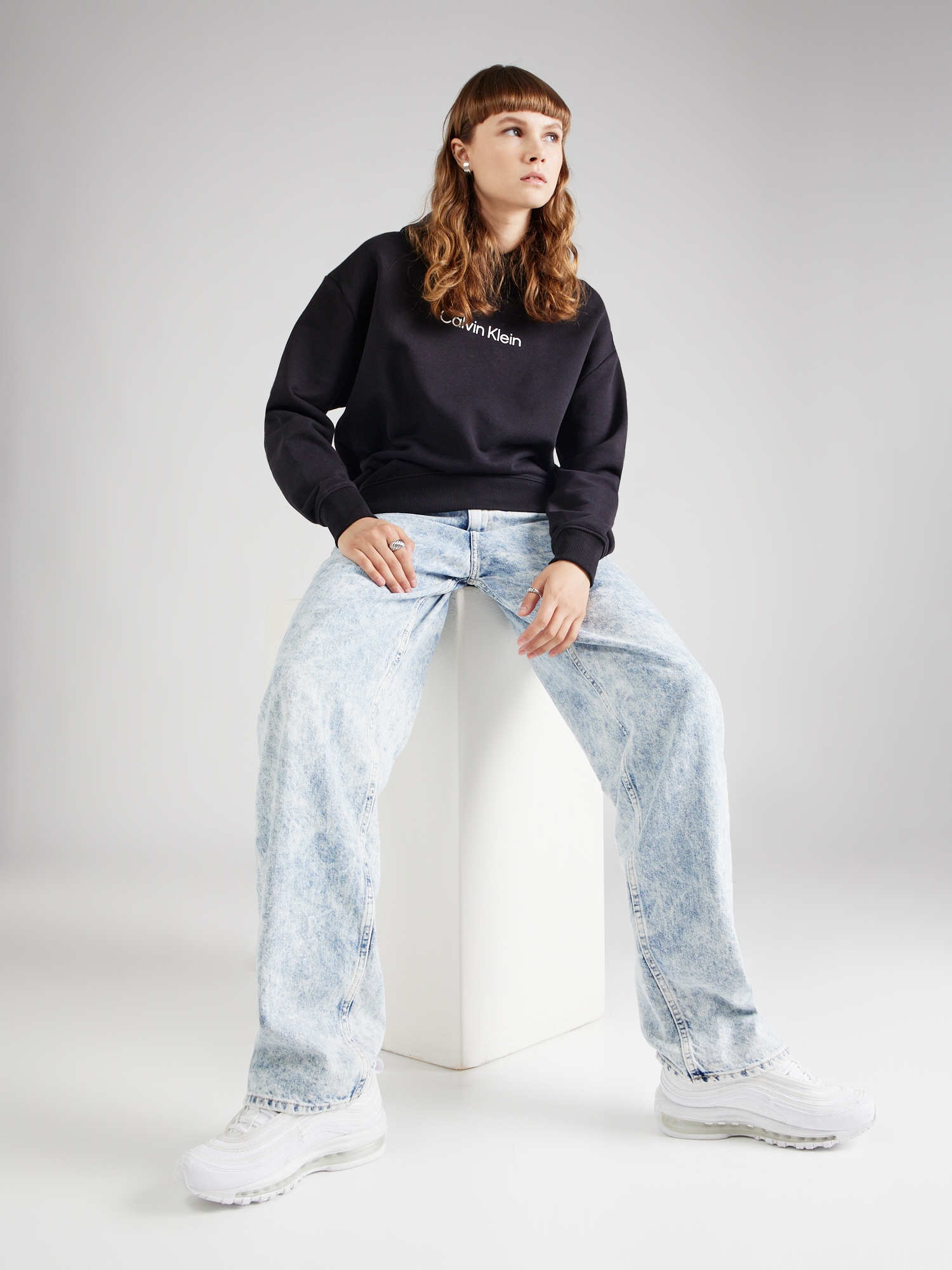 Thumbnail - Calvin Klein Sweatshirt HERO