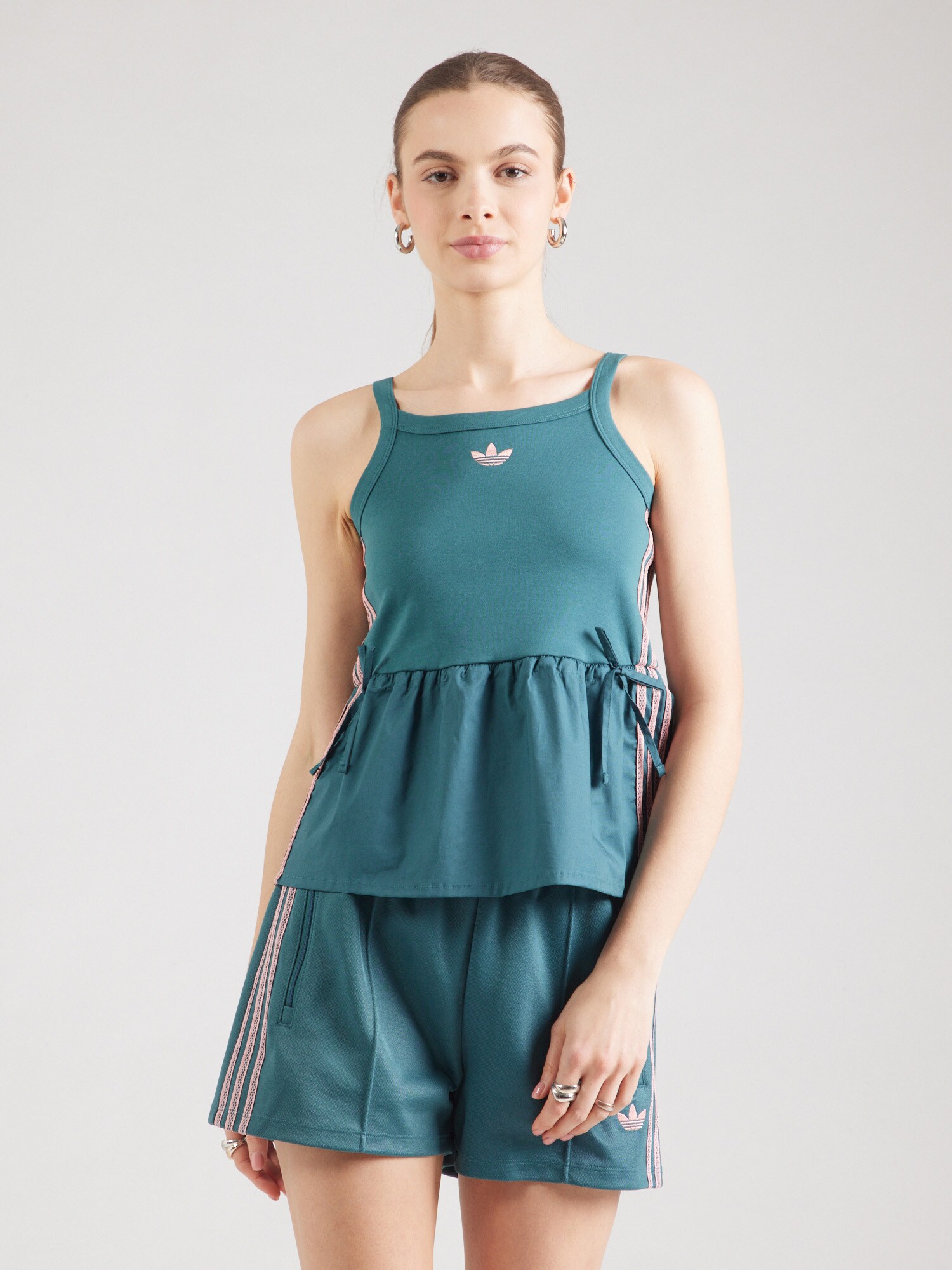 ADIDAS ORIGINALS Top  krém / benzin termék 2. képe