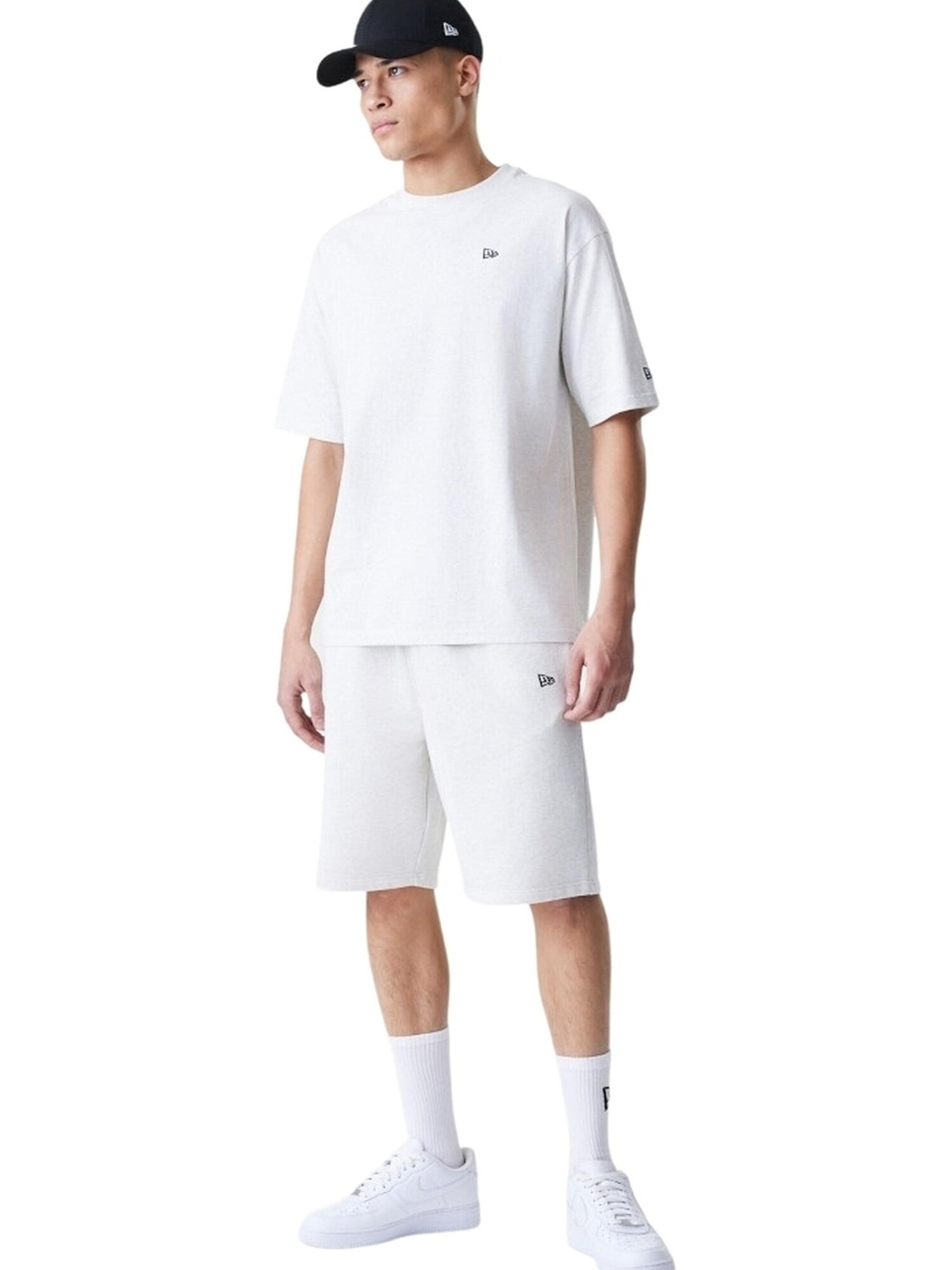 NEW ERA Camiseta 'Camiseta new era gris ne essential os tee'  greige – imagen 4