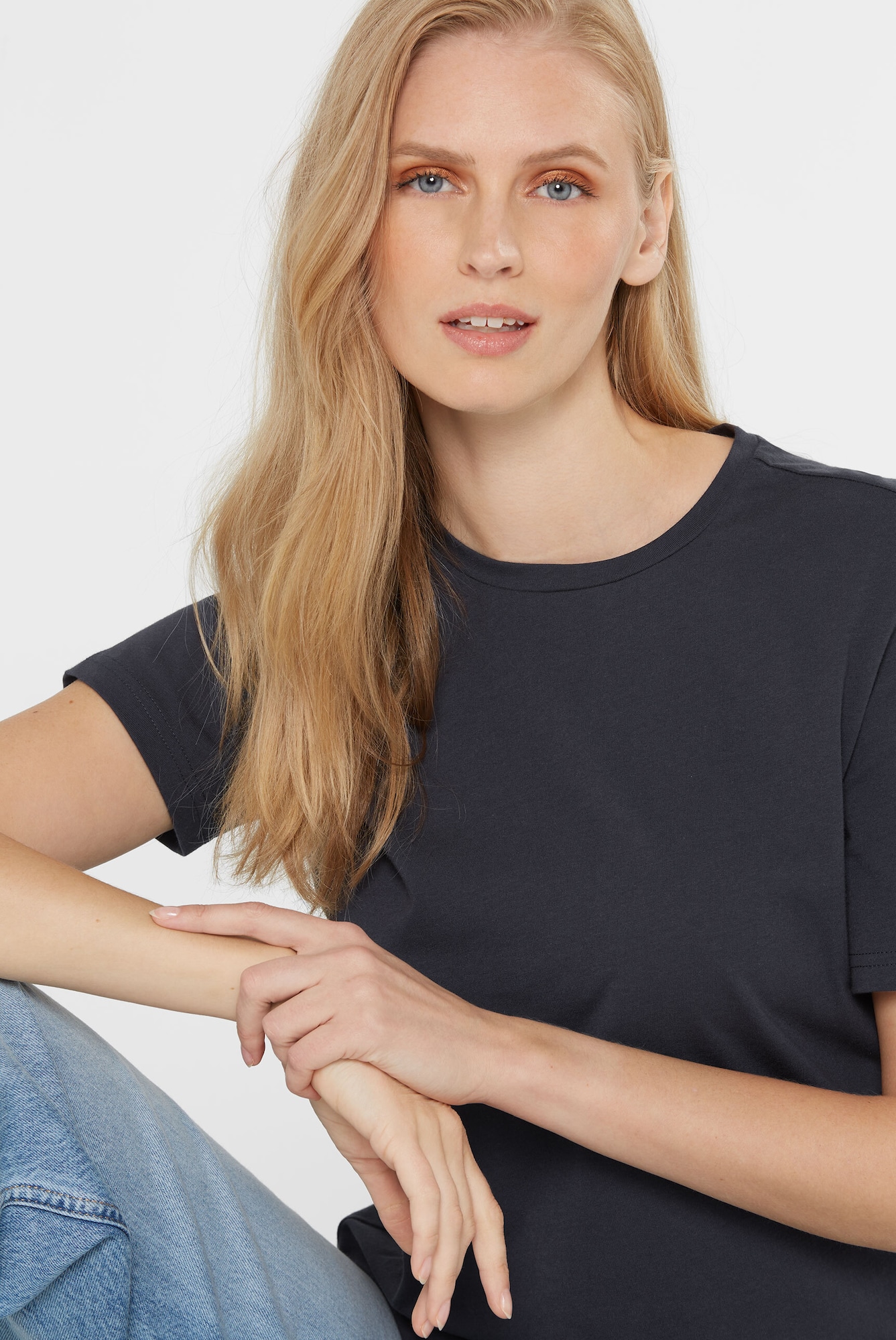 Thumbnail - SENSES.THE LABEL Basic T-Shirt TA:TI