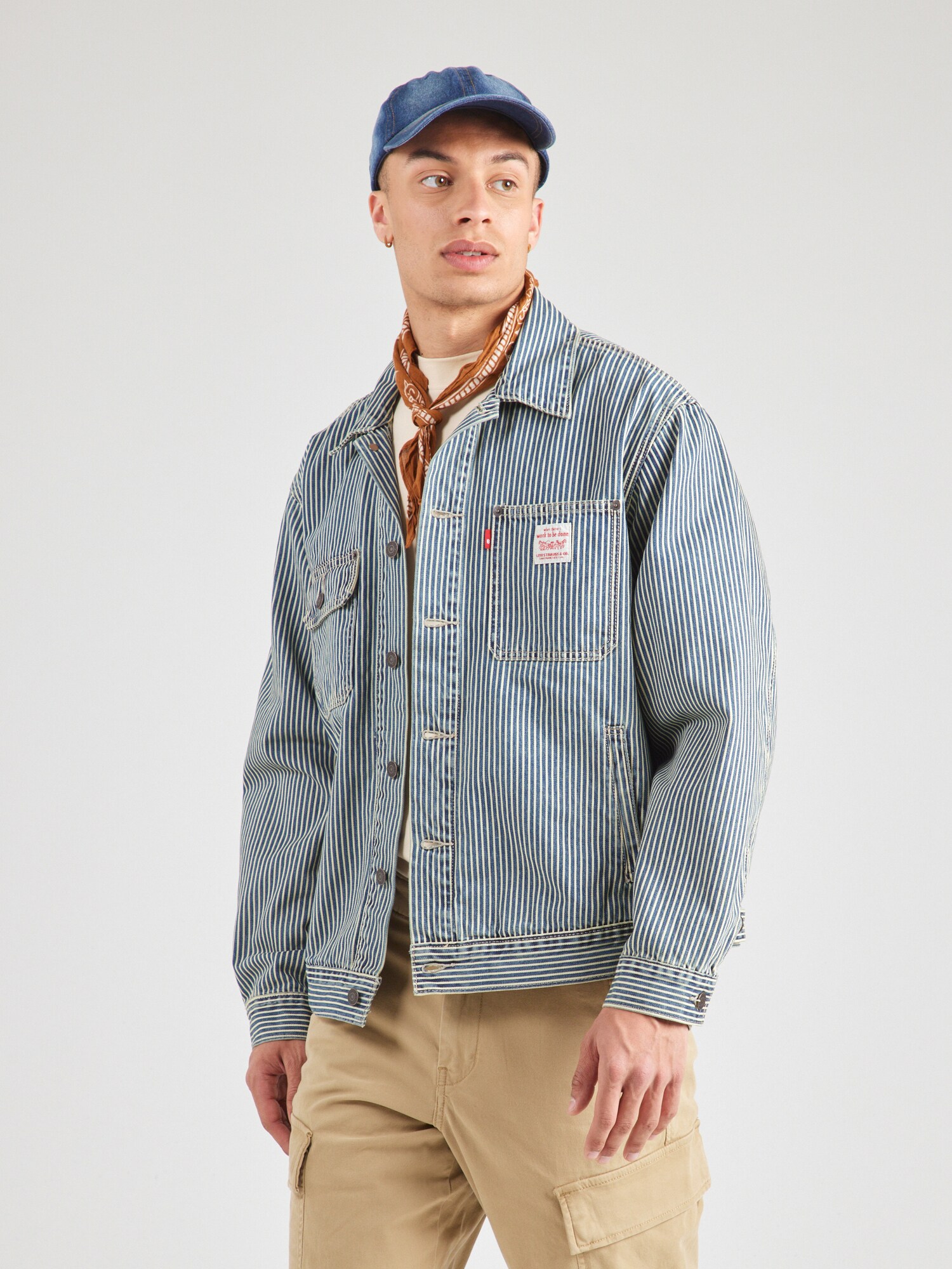 LEVI'S ® Átmeneti dzseki 'SUNRISE TRUCKER'  galambkék / fehér termék 2. képe