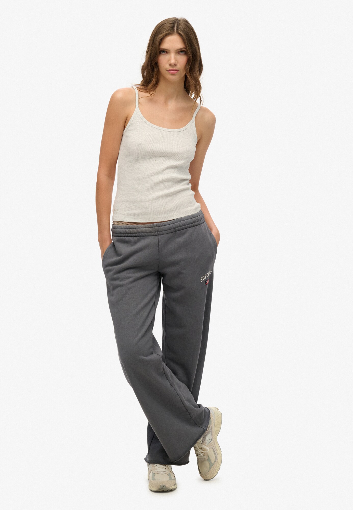 Thumbnail - Superdry Top Essentials