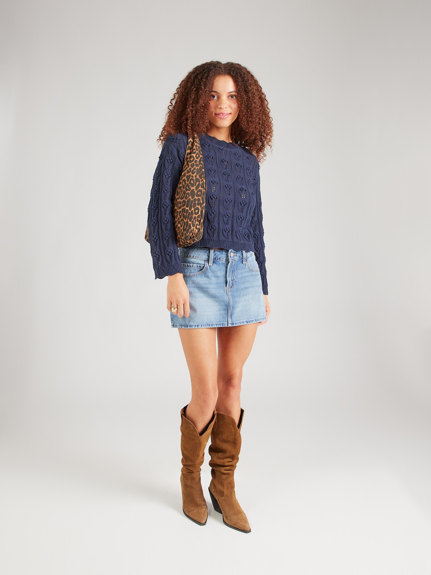 Thumbnail - Pullover