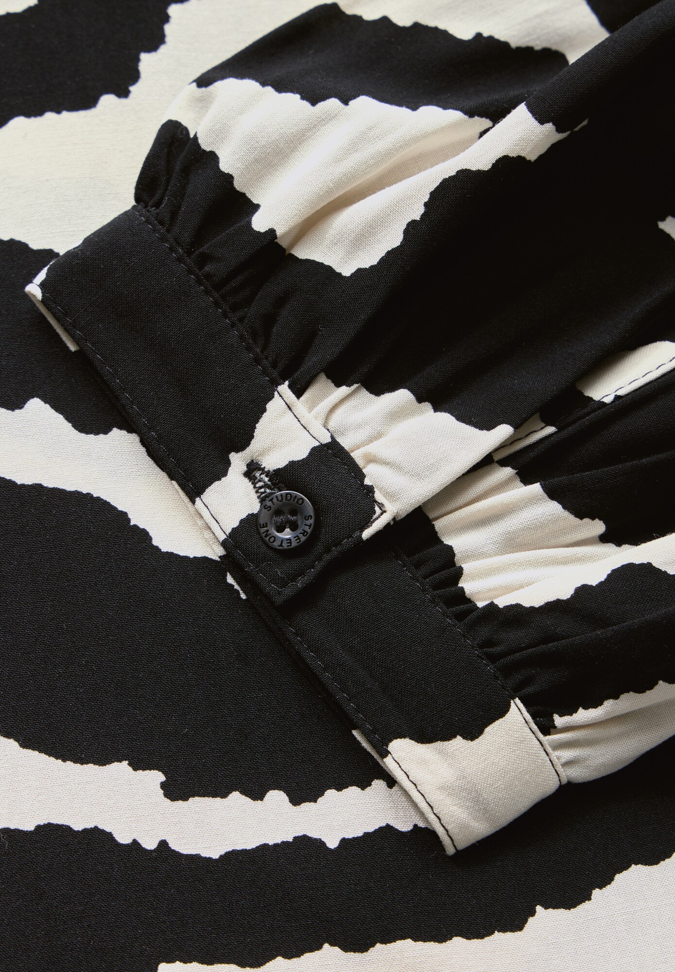 Thumbnail - Gemusterte Raglan-Bluse
