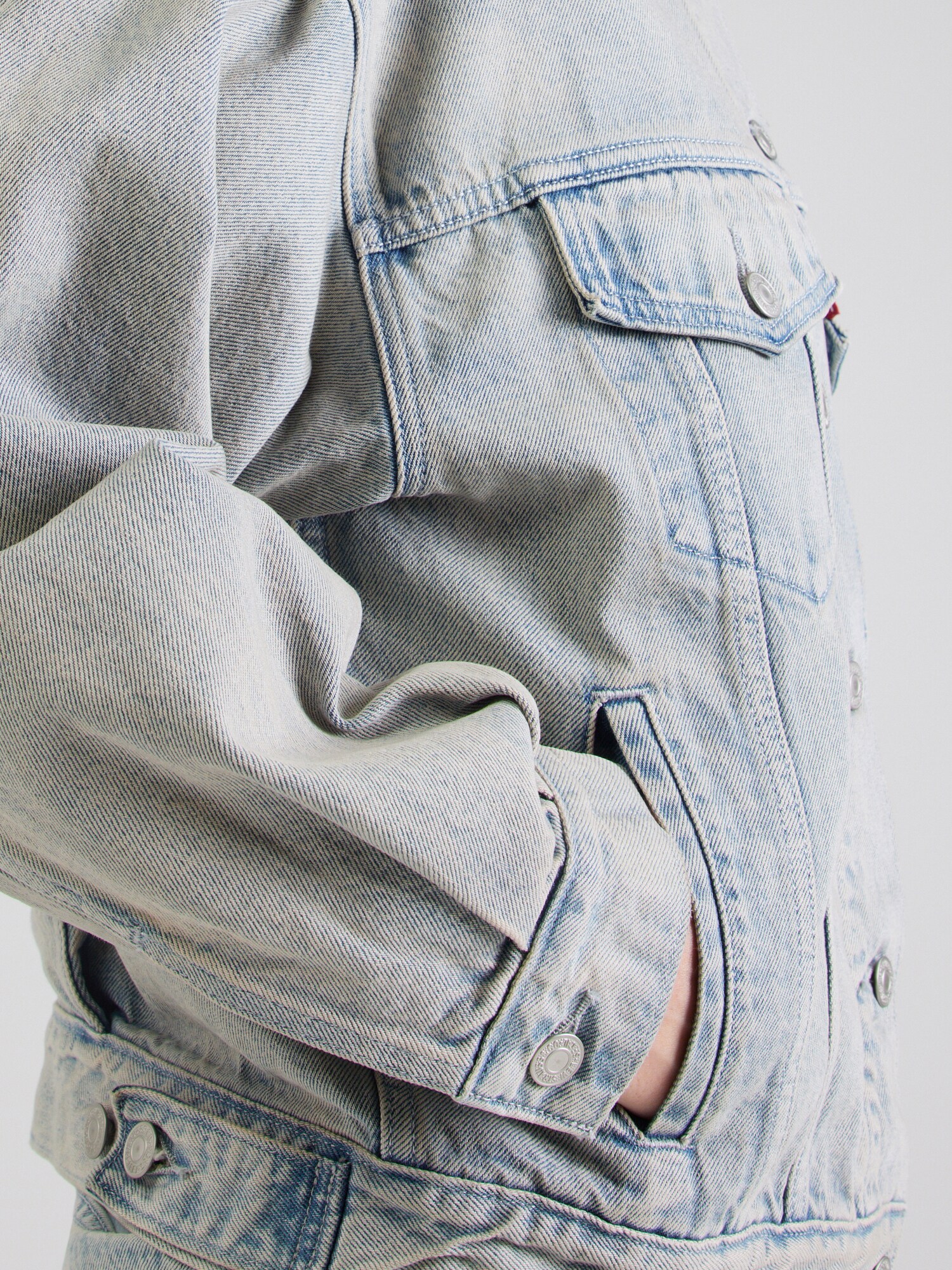 LEVI'S ® Prechodná bunda '90's Trucker Jacket' svetlomodrá (obrázok 5)