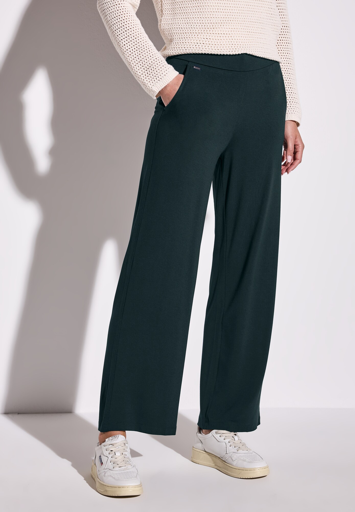 Thumbnail - STREET ONE Hose Emee