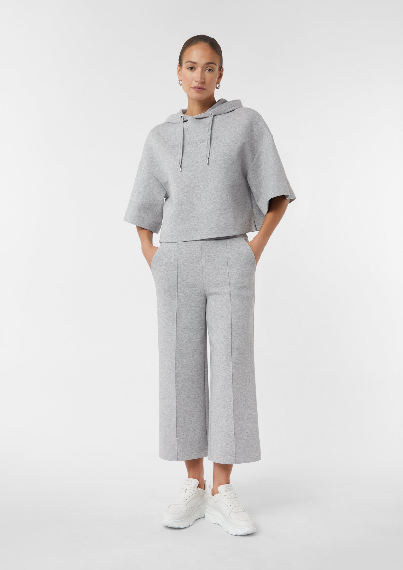 Thumbnail - comma casual identity Hose