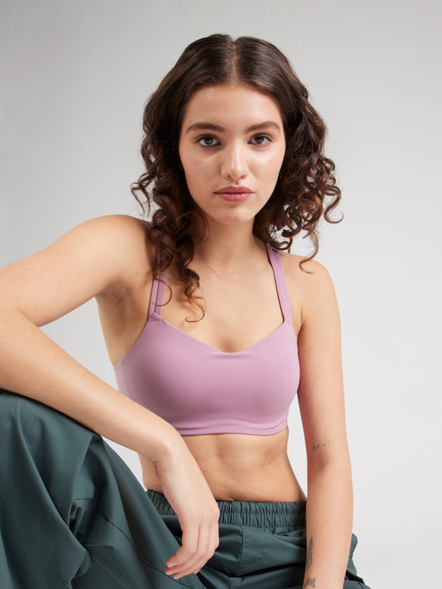 NIKE Sportmelltartók  szilva termék 2. képe