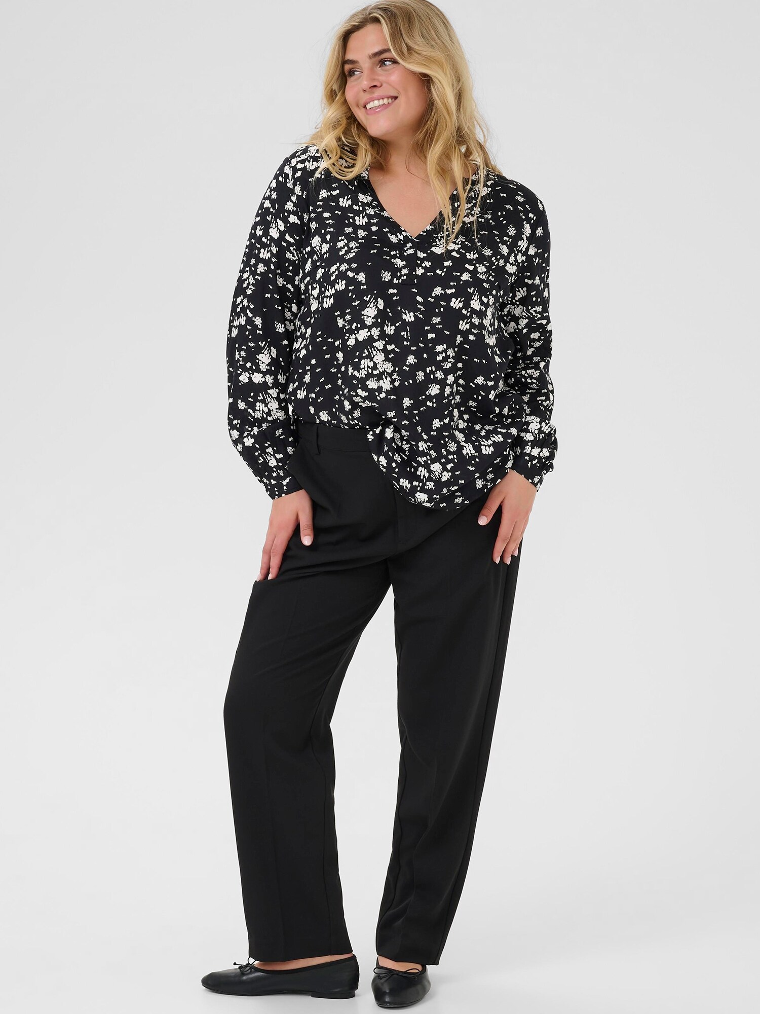 Thumbnail - KAFFE CURVE Bluse Bella