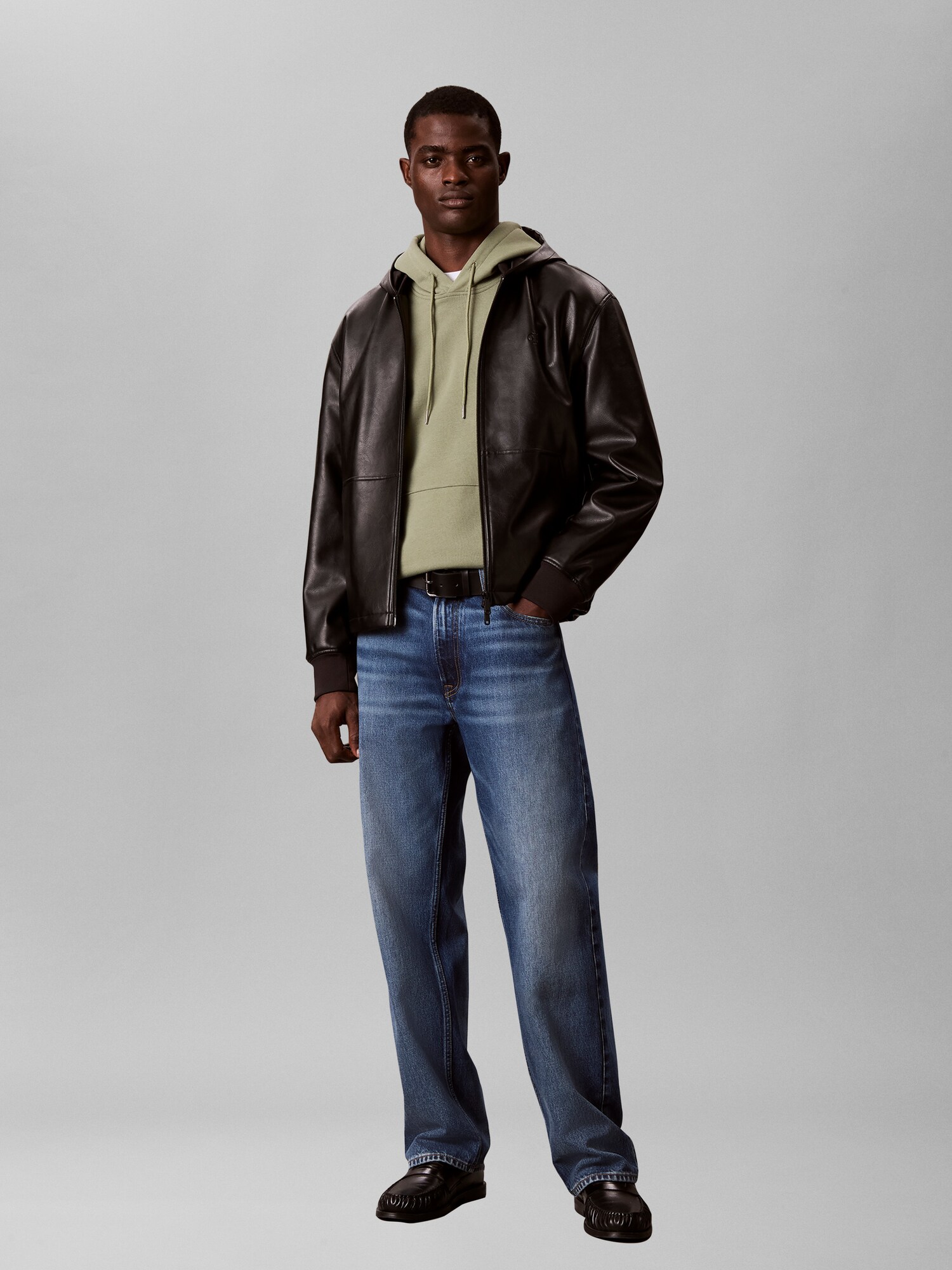 Calvin Klein Jeans Sudadera oliva – imagen 7