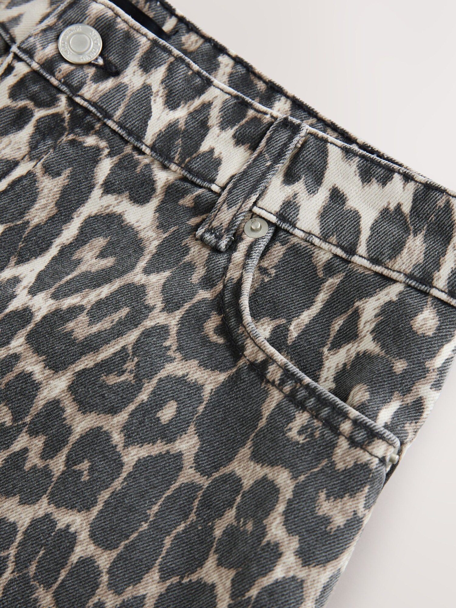 Thumbnail - Next Shorts