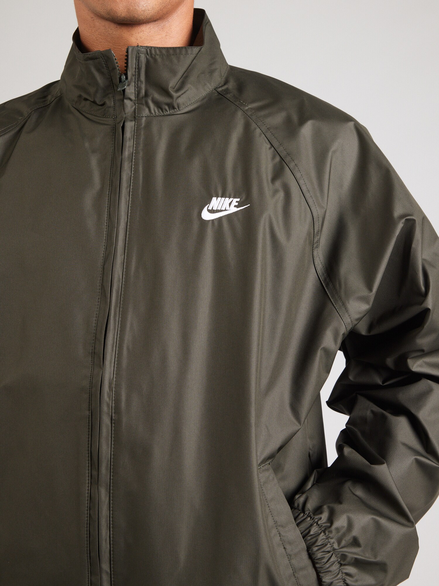 Nike Sportswear Prechodná bunda olivová / biela (obrázok 5)