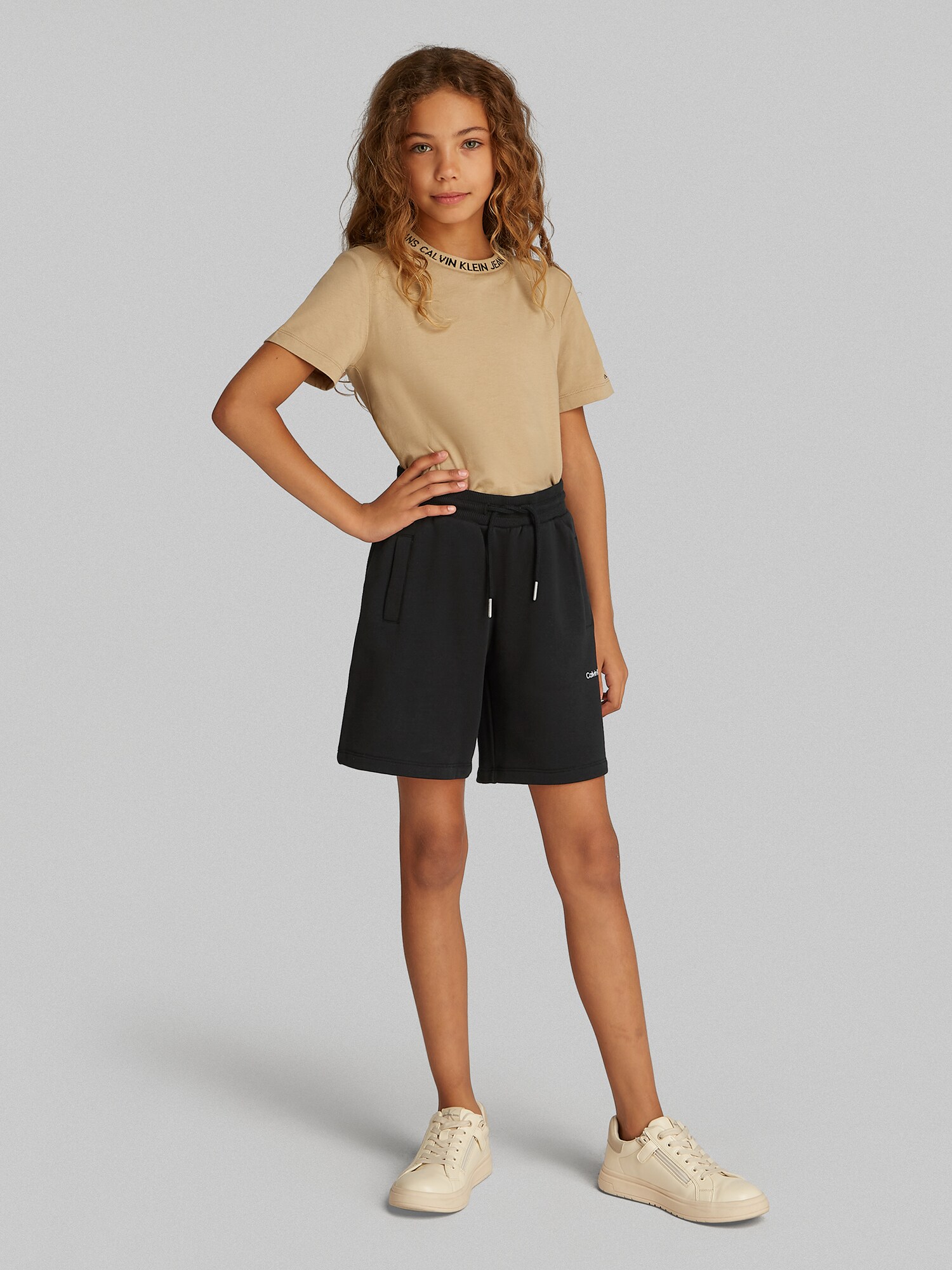 Calvin Klein Jeans Nadrág  fekete / fehér termék 2. képe