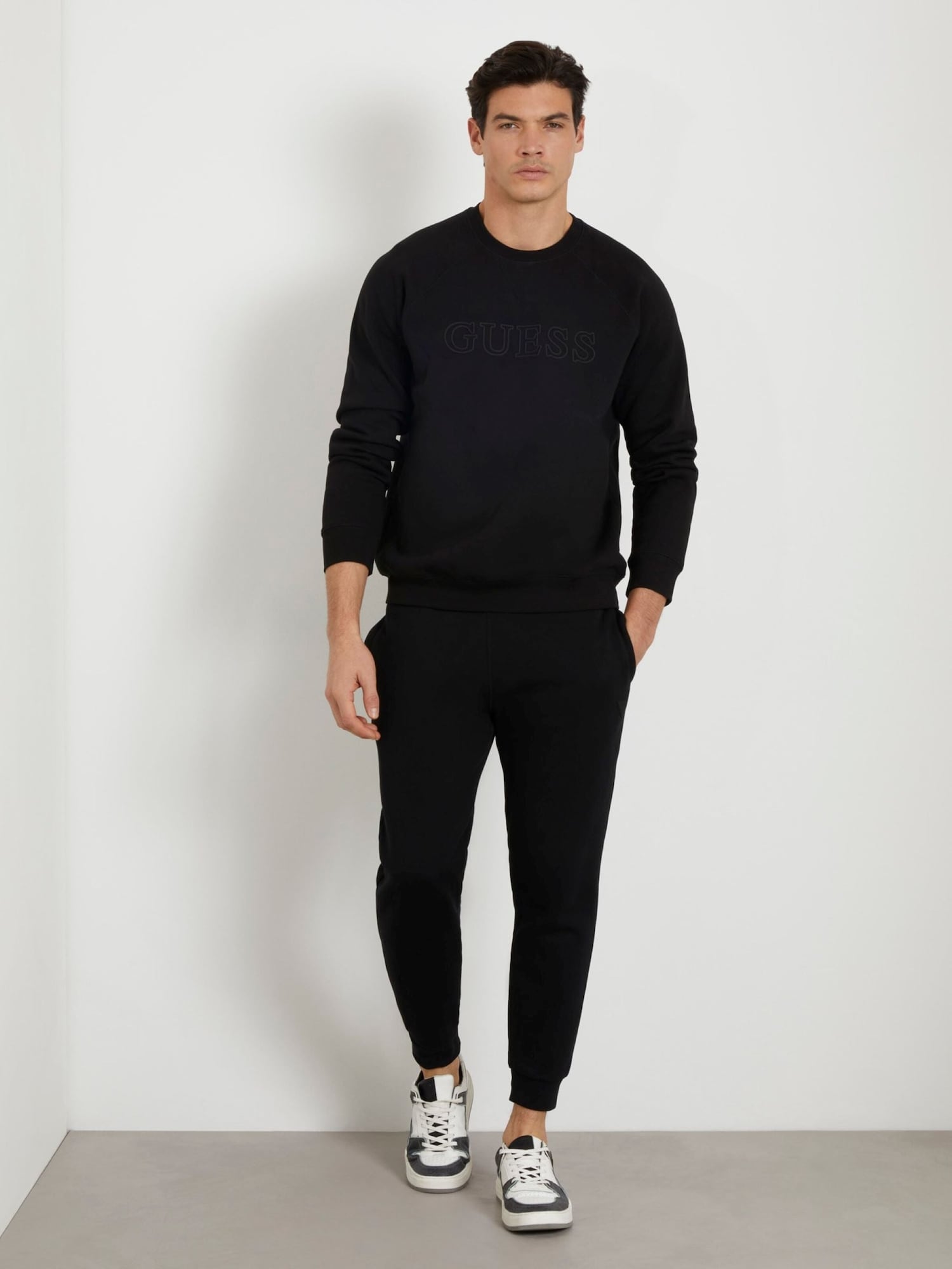 GUESS Pantalón deportivo 'Z2YB22K9V31'  negro – imagen 4