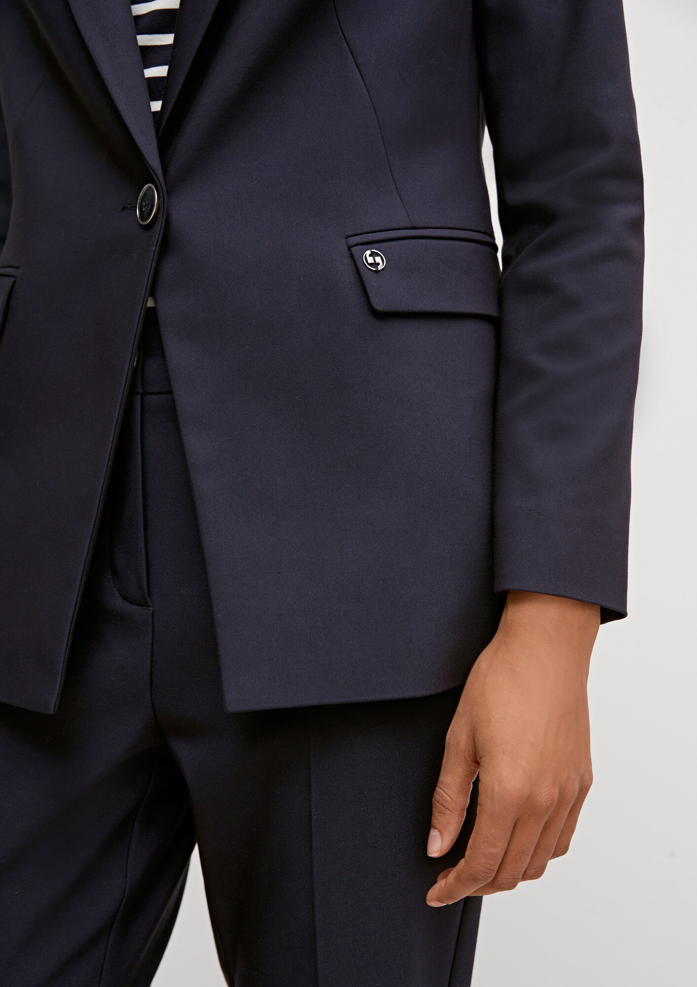 Thumbnail - Blazer