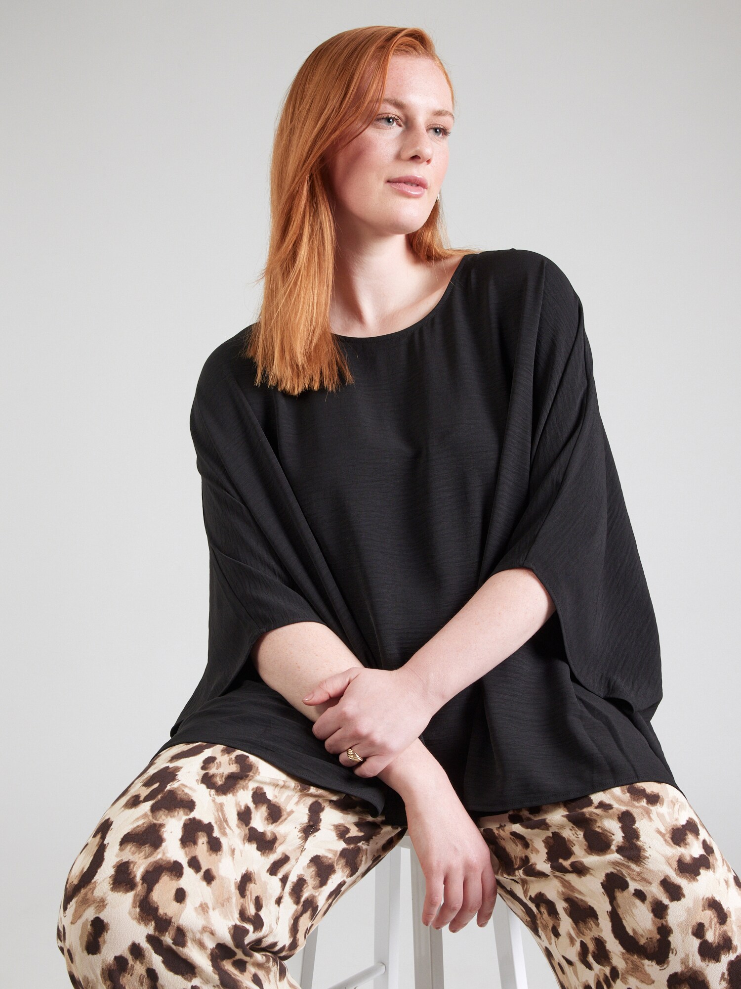Vero Moda Curve Blúz 'VMCalva'  fekete termék 2. képe