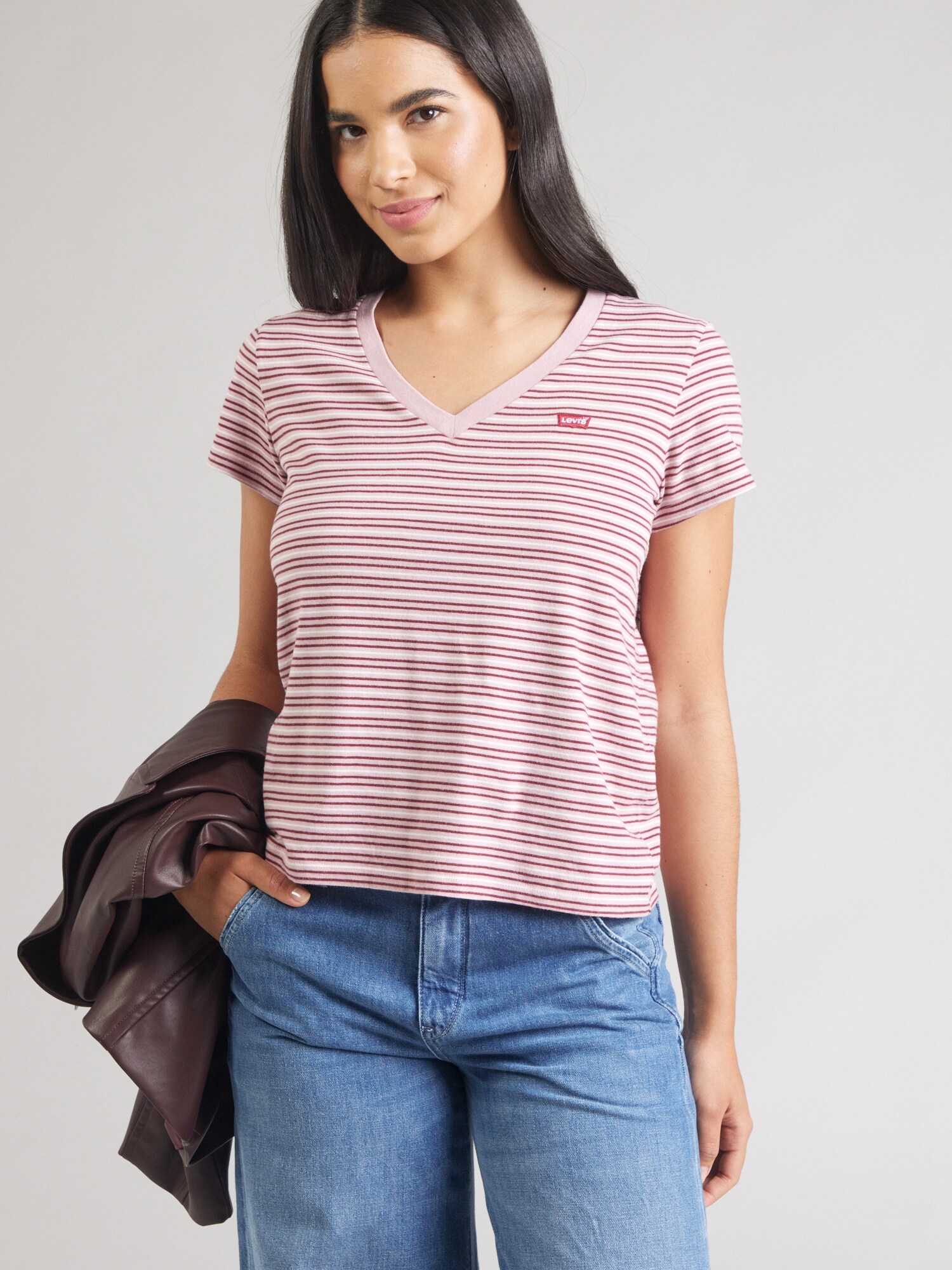 Thumbnail - LEVIS T-Shirt Perfect V-Neck Tee