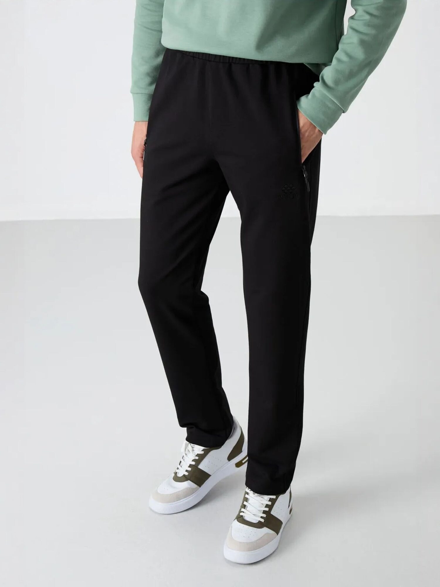 Tommy Life Sportske hlače 'Jogginghose' crna