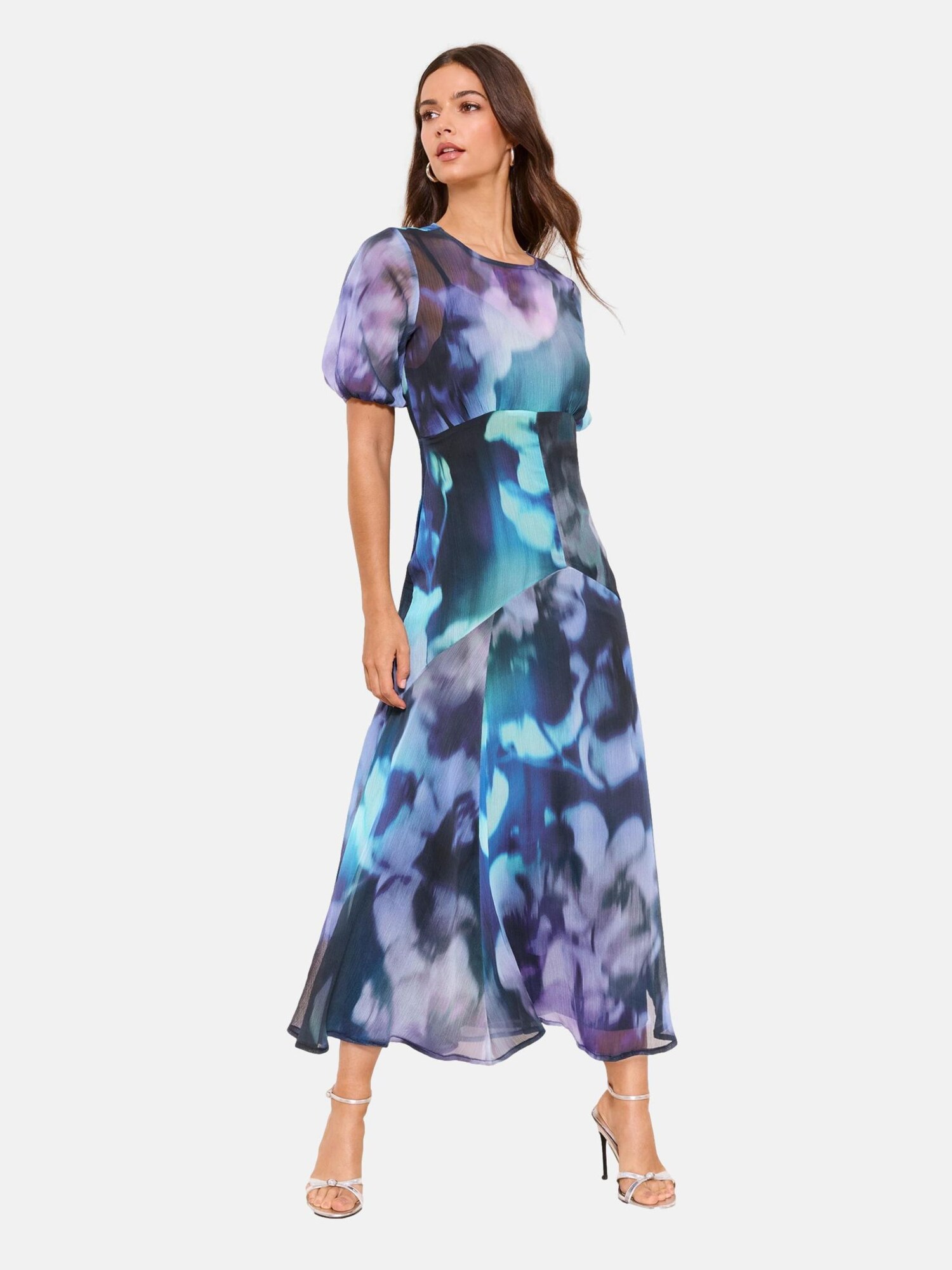 Lipsy rochie – apreciată, ușoară