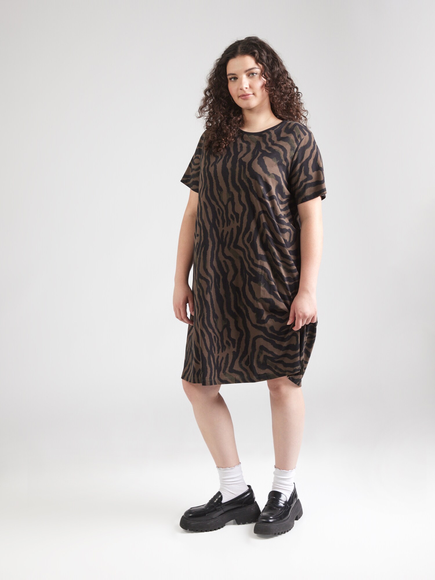 ONLY Carmakoma Ruha 'CARLulu'  khaki / olíva / fekete termék 2. képe