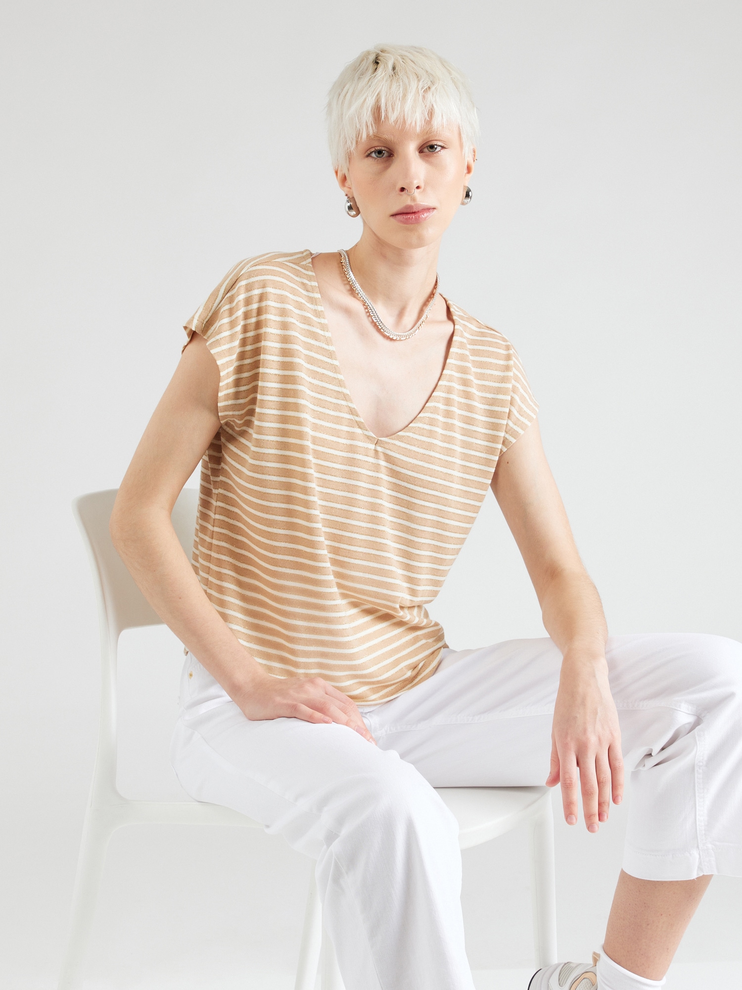 VERO MODA Póló 'GATJA'  sötét bézs / fehér termék 2. képe
