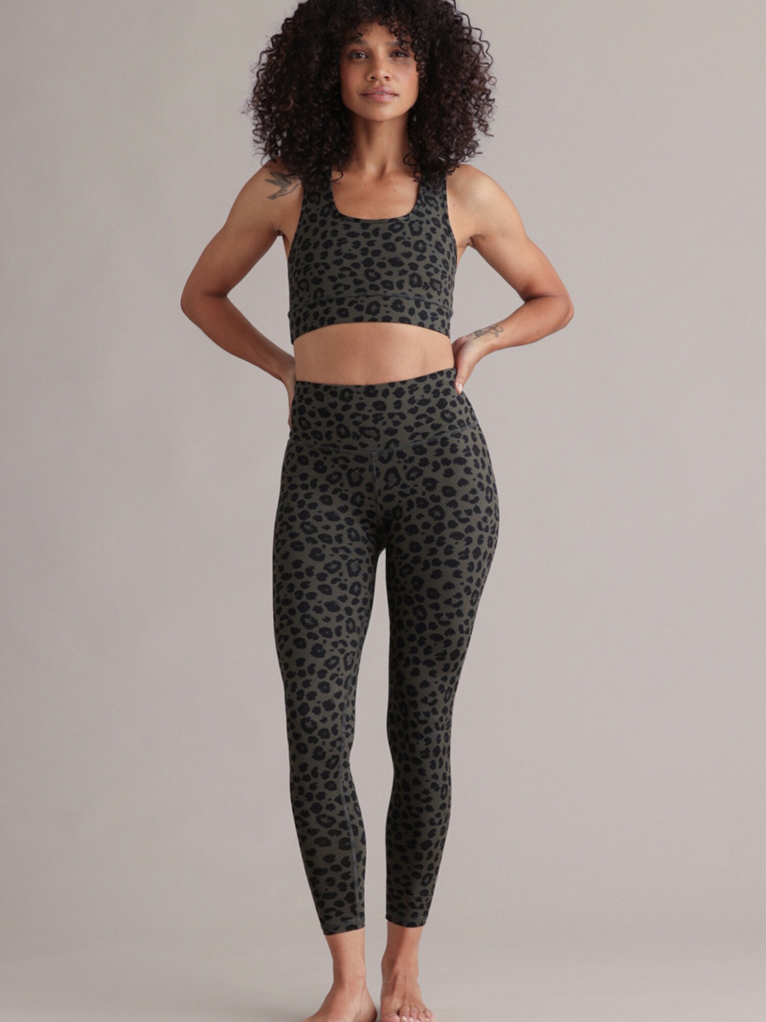 Hey Honey Leggings 'Cropped'  oliva