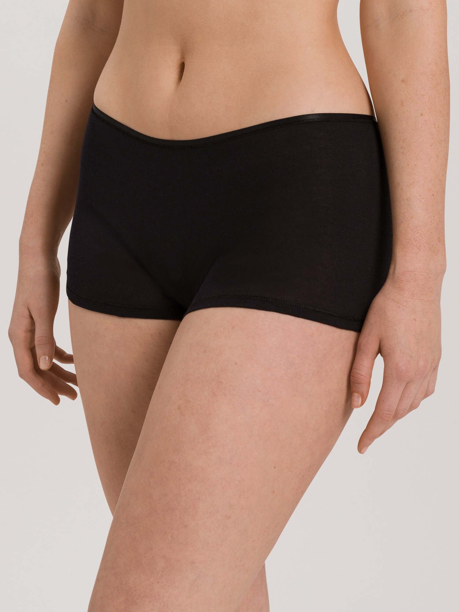 Thumbnail - Hanro Shortleg Pants  Cotton Seamless